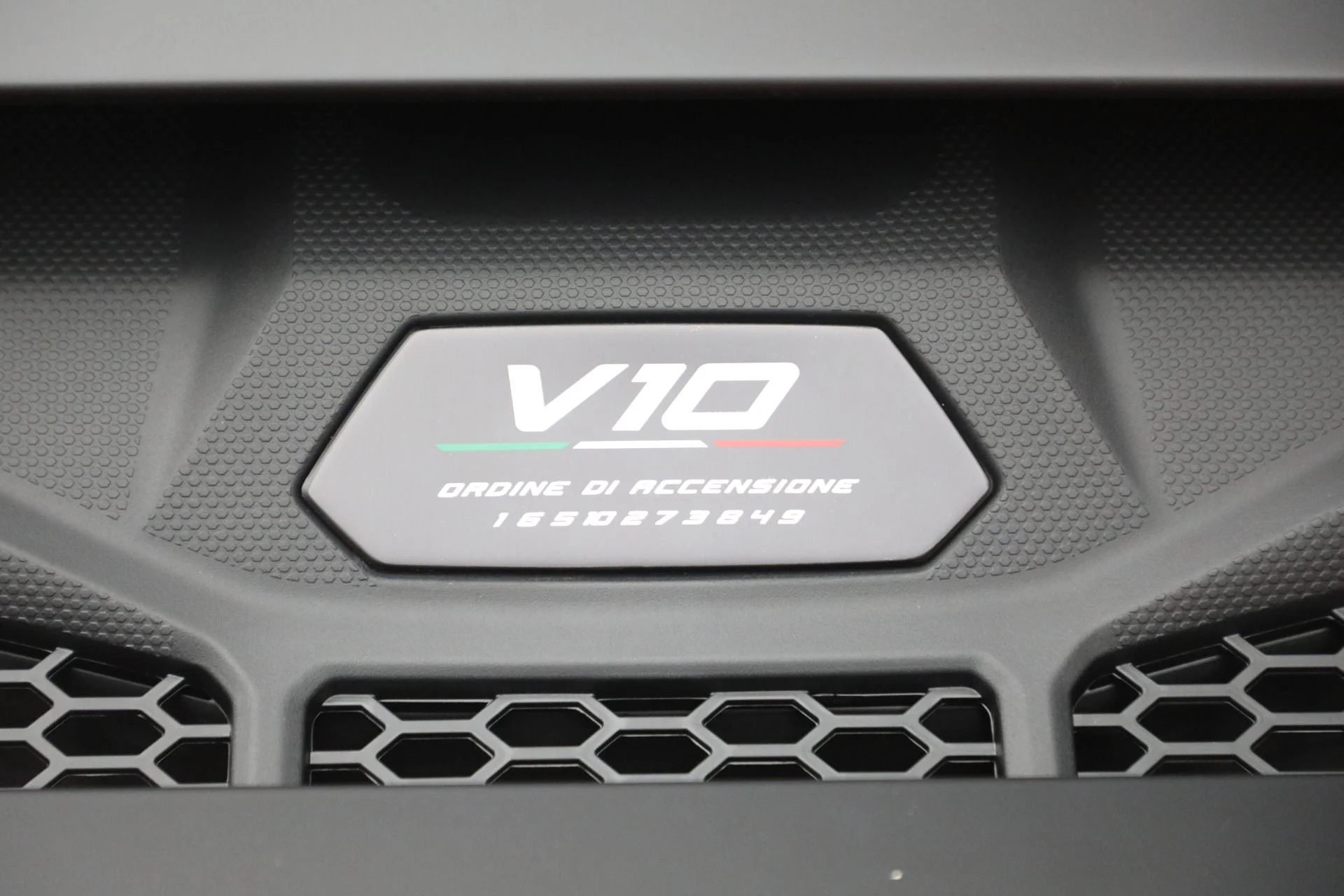 mph026_3078848626_Used_2024_Lamborghini_Huracan_Sterrato_1772051160_a05af72dd8