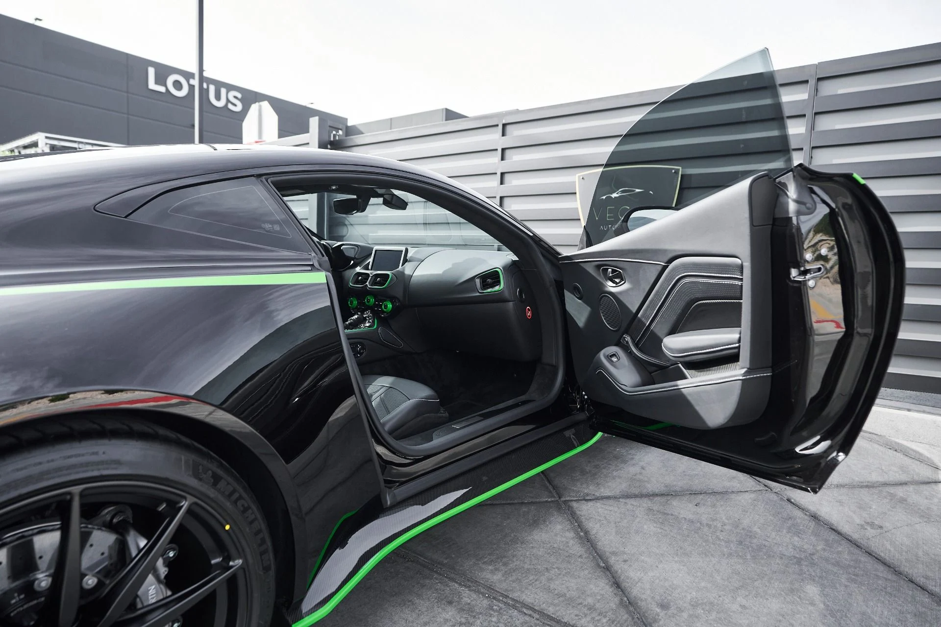 mph026_3080406140_Used_2023_Aston_Martin_Vantage_Base_1762913663_a4a7c7dfc5