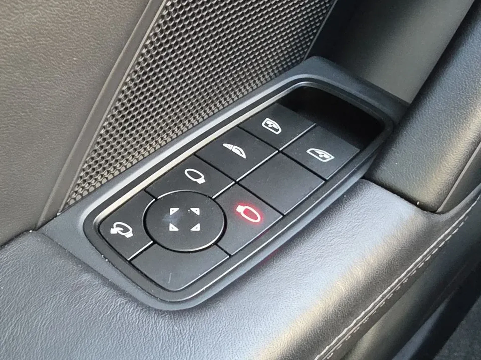 mph026_3085526043_a99d4a2c64975c6f5c7a4ef891c22b21_35e5174984