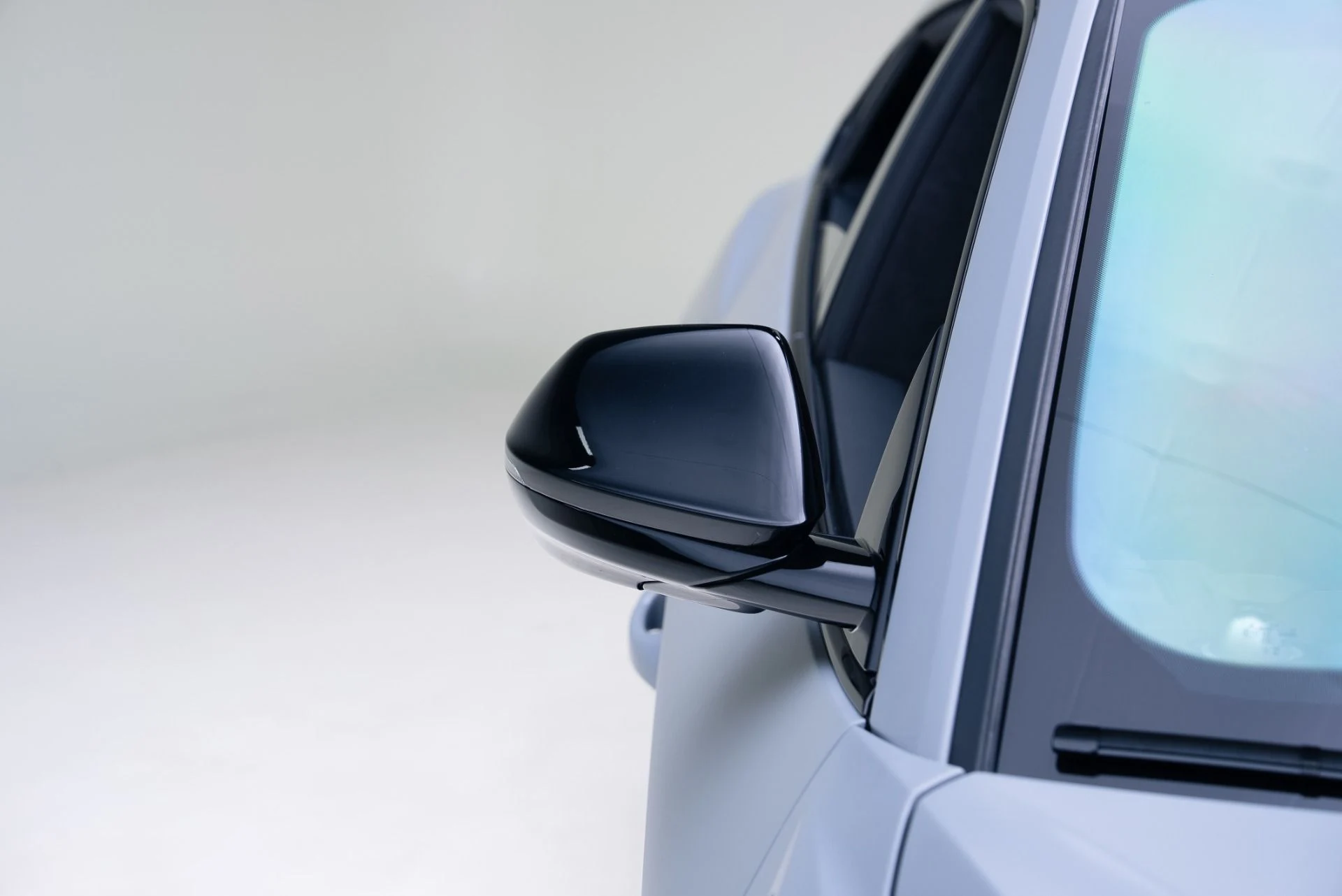 mph026_30915988_Used_2024_Lamborghini_Urus_S_1768413804_27ff97fa73