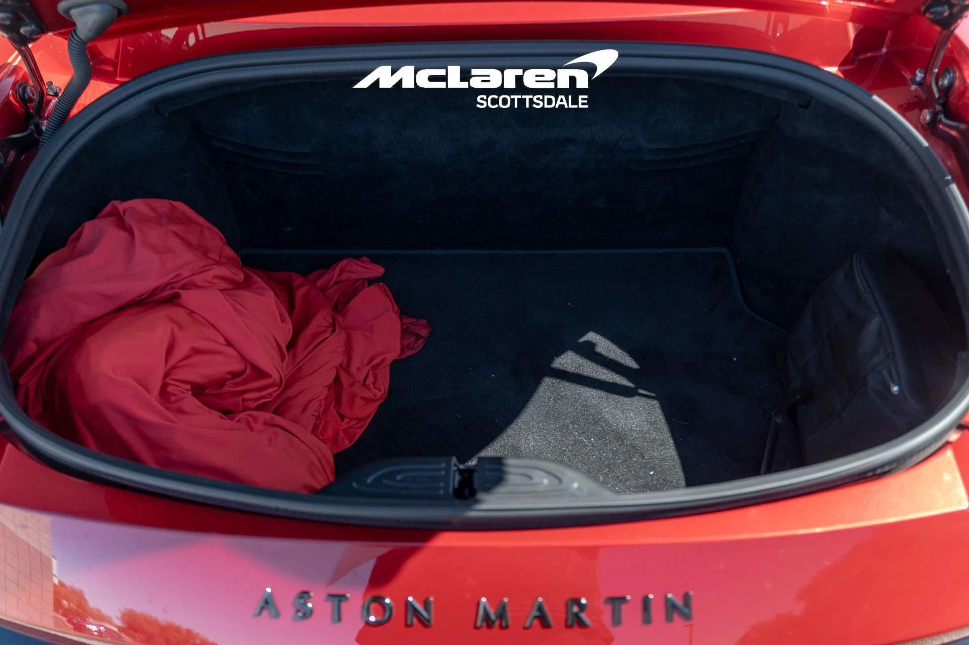 mph026_3097326403_Used_2022_ASTON_MARTIN_VANTAGE_1776494710_4282ad343b