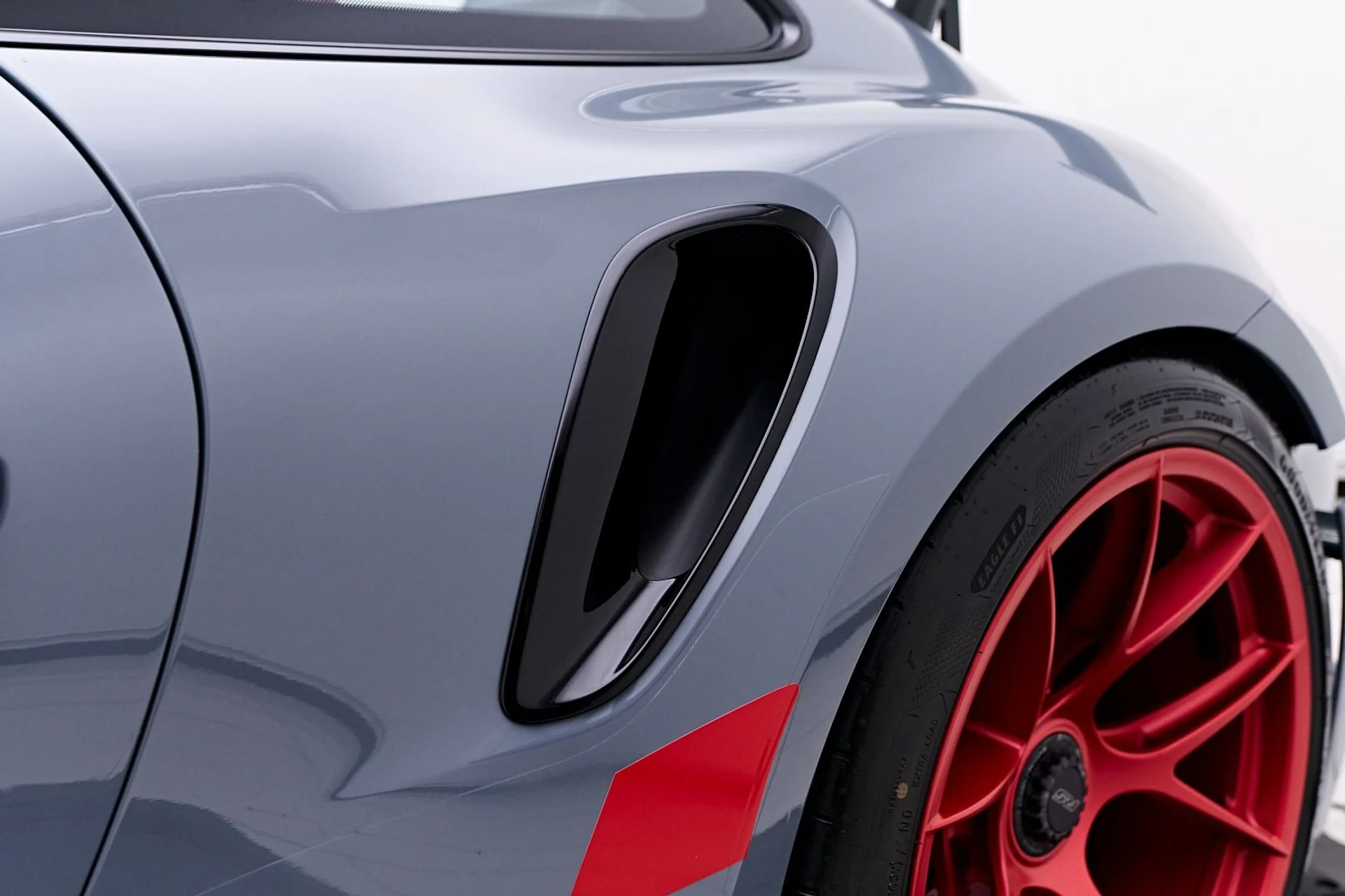 mph026_3097804230_Used_2024_Porsche_911_GT_3_RS_1740854858_081673614e