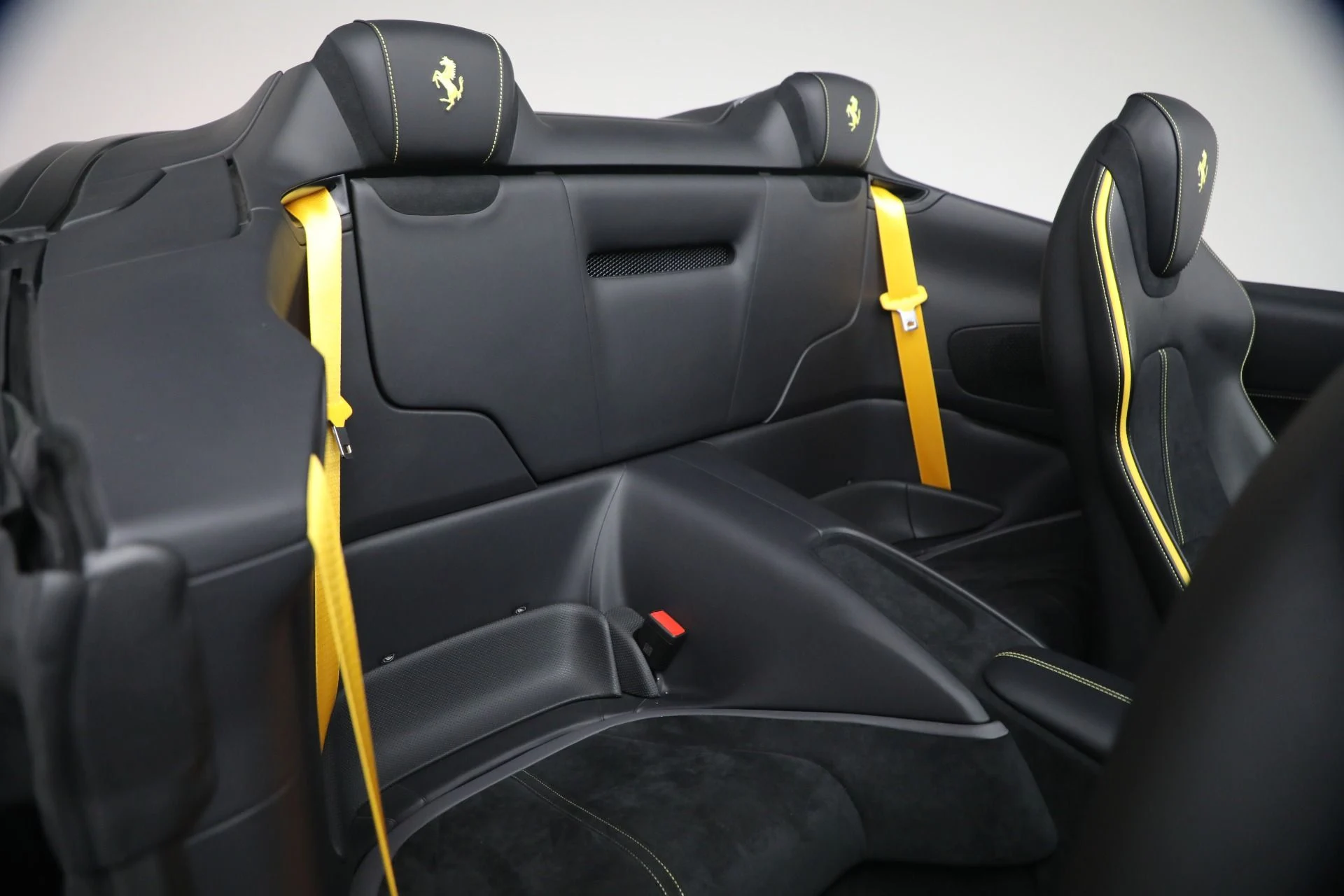 mph026_310036535_Used_2025_Ferrari_Roma_Spider_1772825700_580489849a