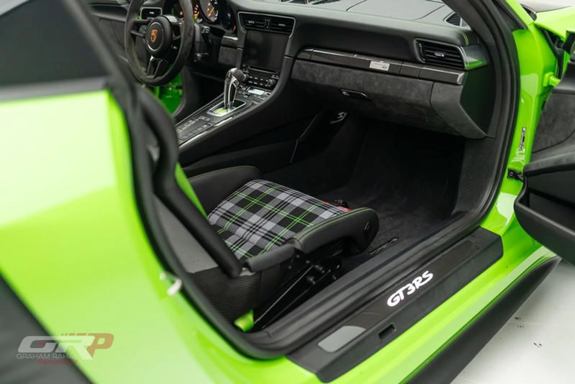 mph026_3104083831_05_E8428_D_CADA_43_B2_9_E54_BF_001_C789_AFC_8312887888