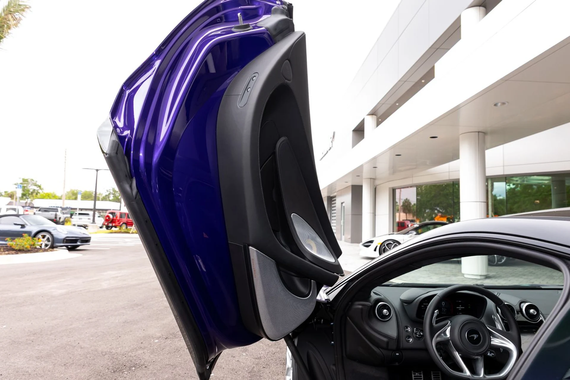 mph026_3118762458_555_p27_l_e612322080