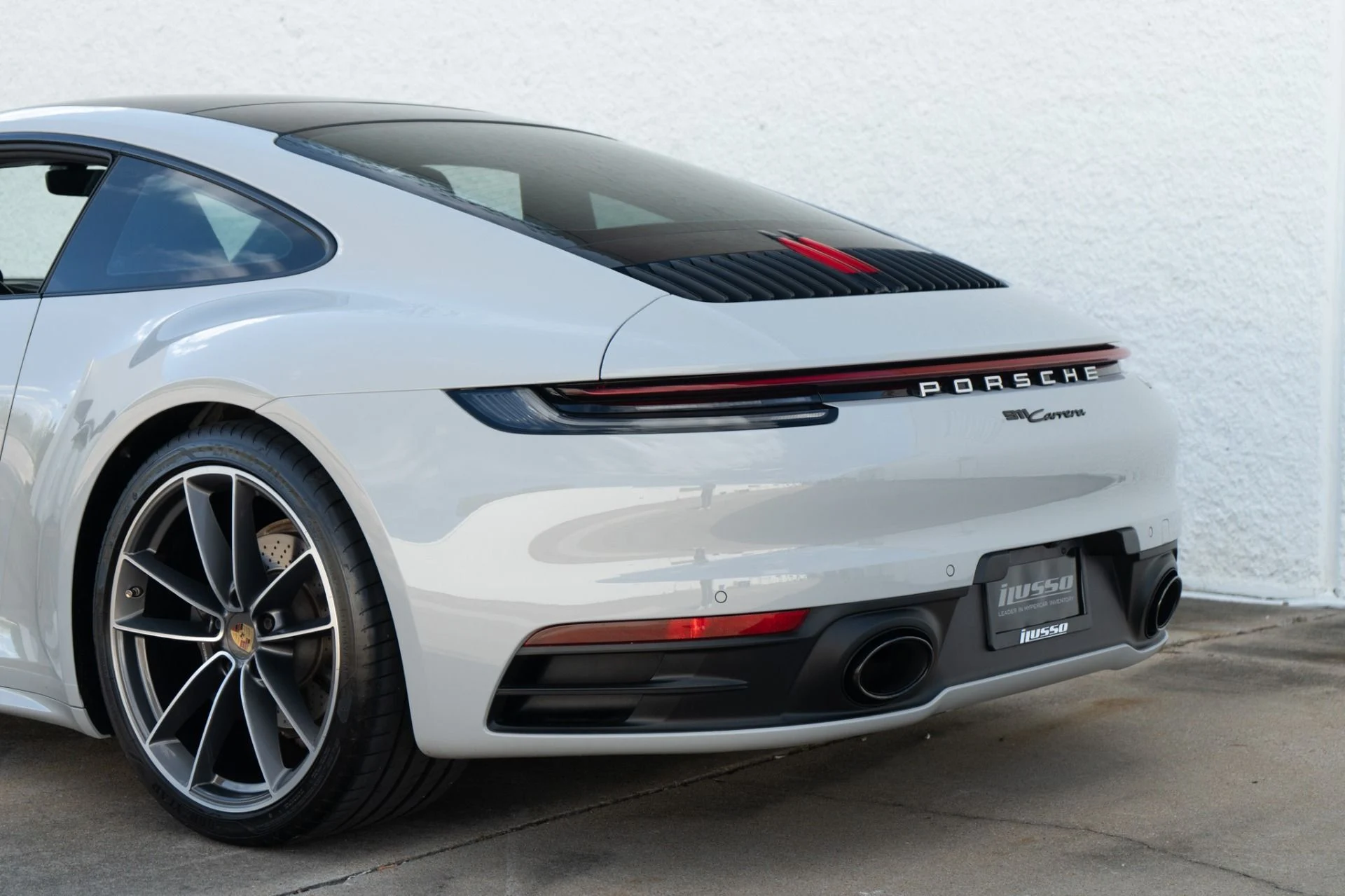 mph026_3119473604_Used_2021_Porsche_911_Carrera_1774908148_d85d1bf465