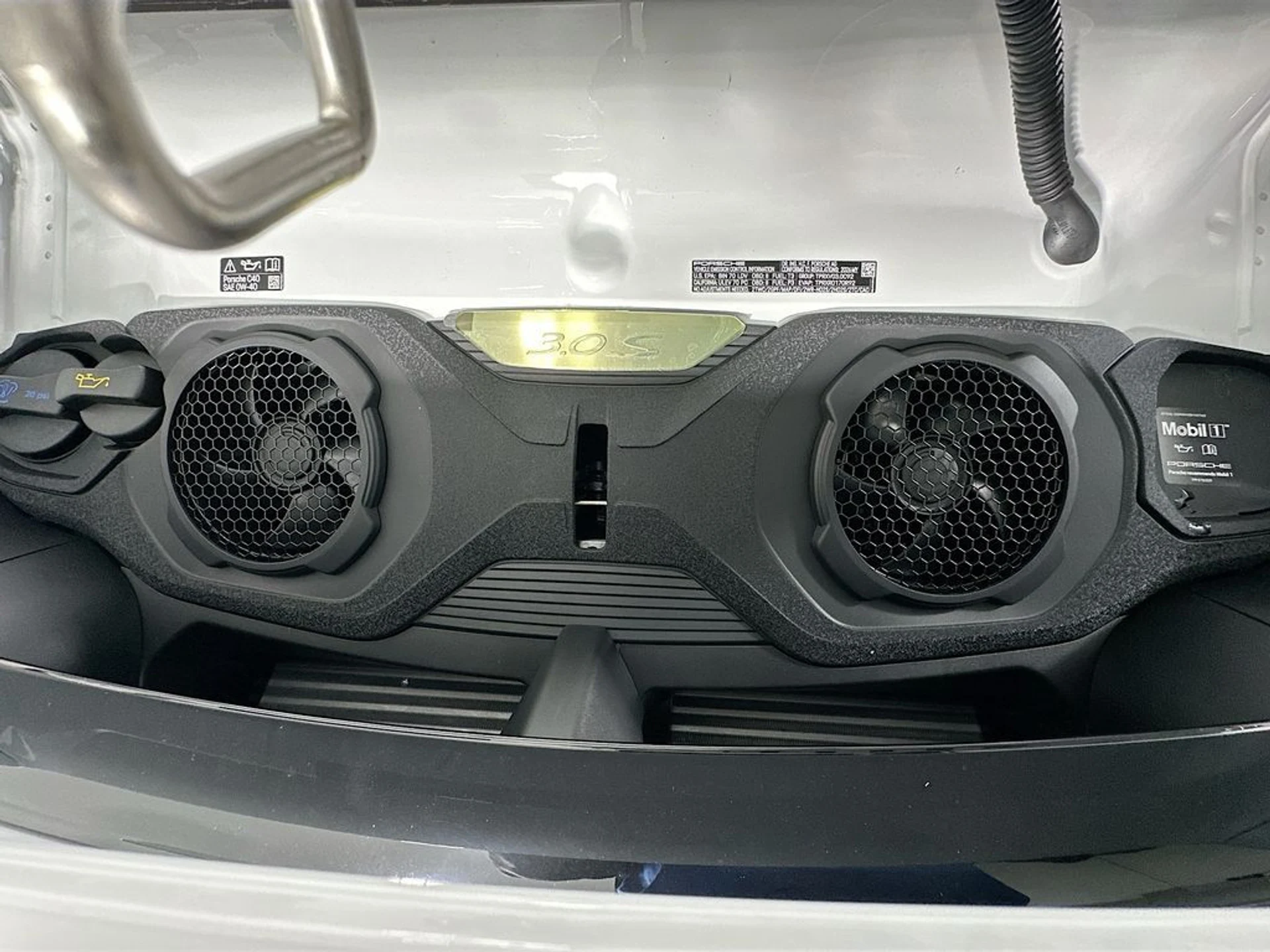 mph026_3120750846_591a2178be7409793d2dfaed83d45672x_d8ee659c13