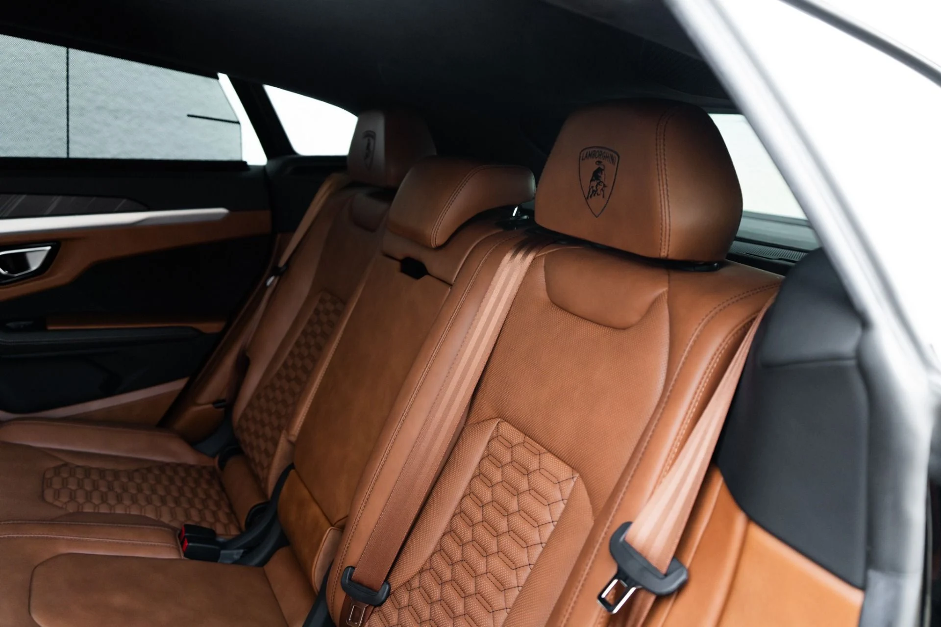 mph026_3139010940_Used_2022_Lamborghini_Urus_1777500470_39e74b26c1