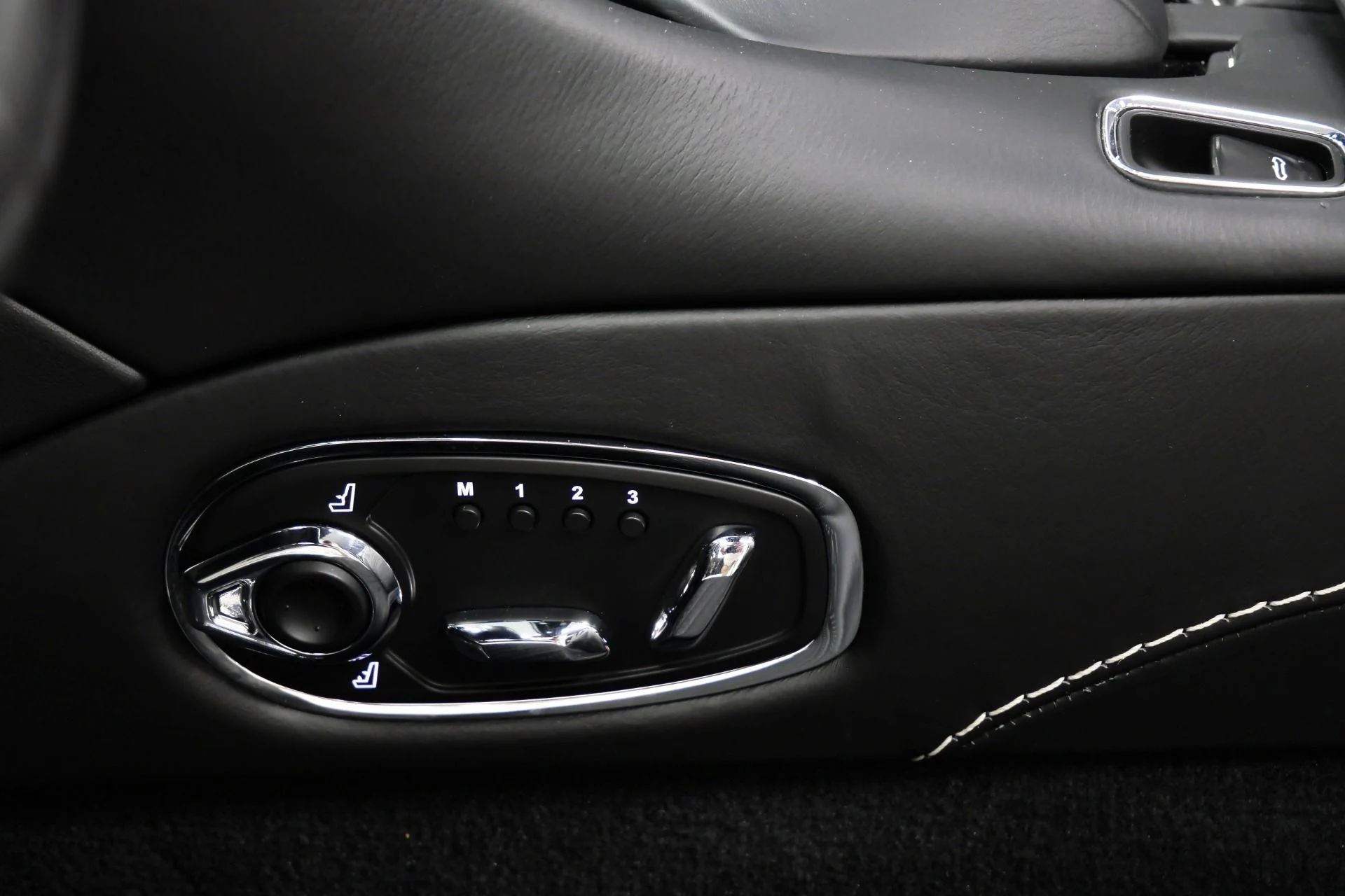 mph026_3142726671_Used_2019_Aston_Martin_DB_11_Volante_Gloss_Black_Bodypack_Heated_and_Ventilated_Seats_1764691005_6a2516c145