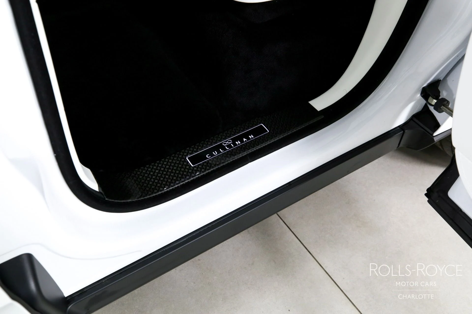 mph026_3143288832_Used_2023_Rolls_Royce_Black_Badge_Cullinan_1769450134_958aed5587