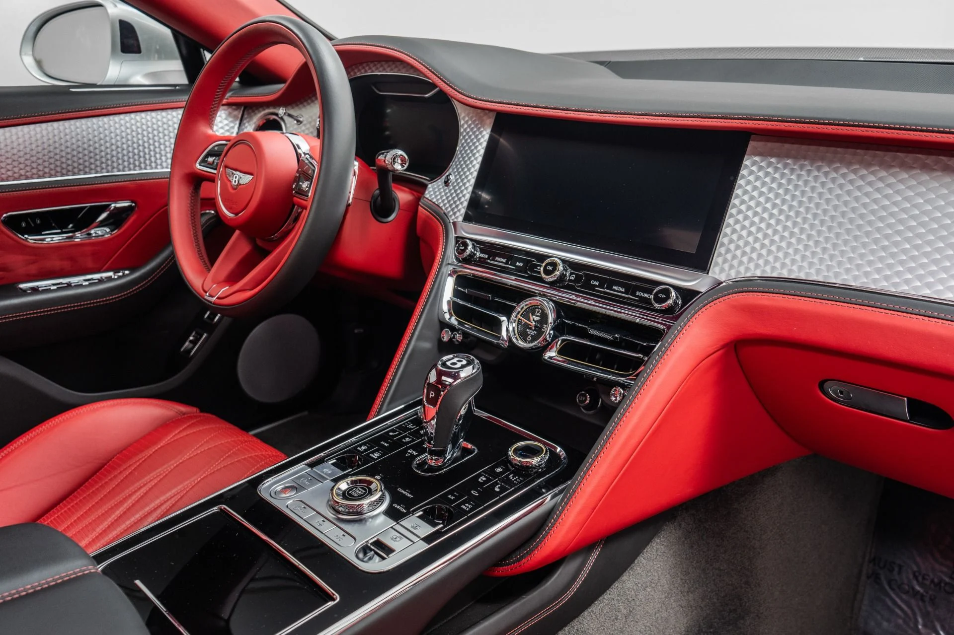 mph026_3143427535_Used_2022_Bentley_Flying_Spur_V8_Great_Colors_Engine_Turned_Veneers_Mulliner_Package_1773426233_35e002e89f