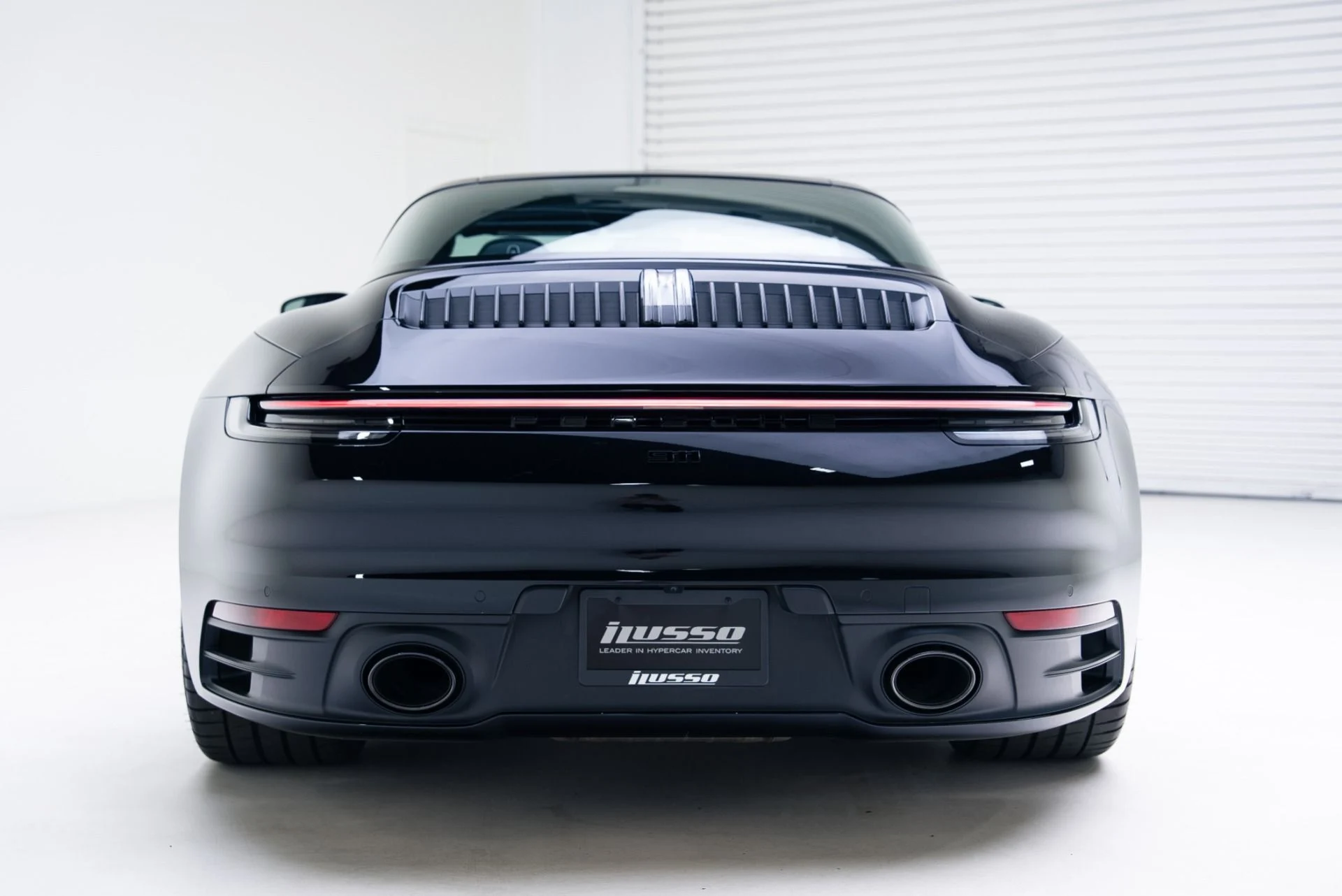 mph026_3149423741_Used_2024_Porsche_911_Targa_4_1767819156_1e2d0950ba