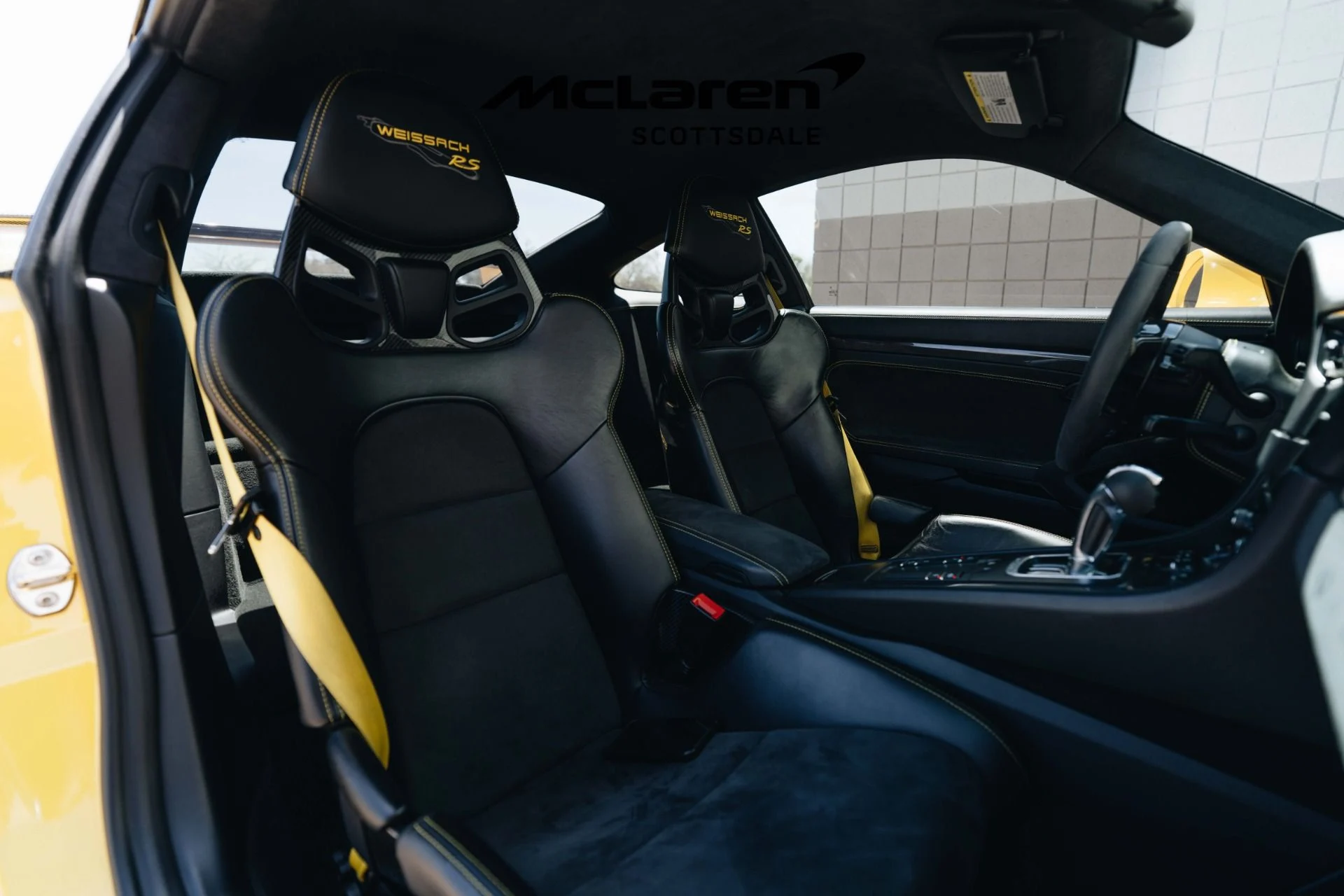 mph026_3152608309_Used_2018_PORSCHE_911_GT_2_RS_1746157712_76f5108045