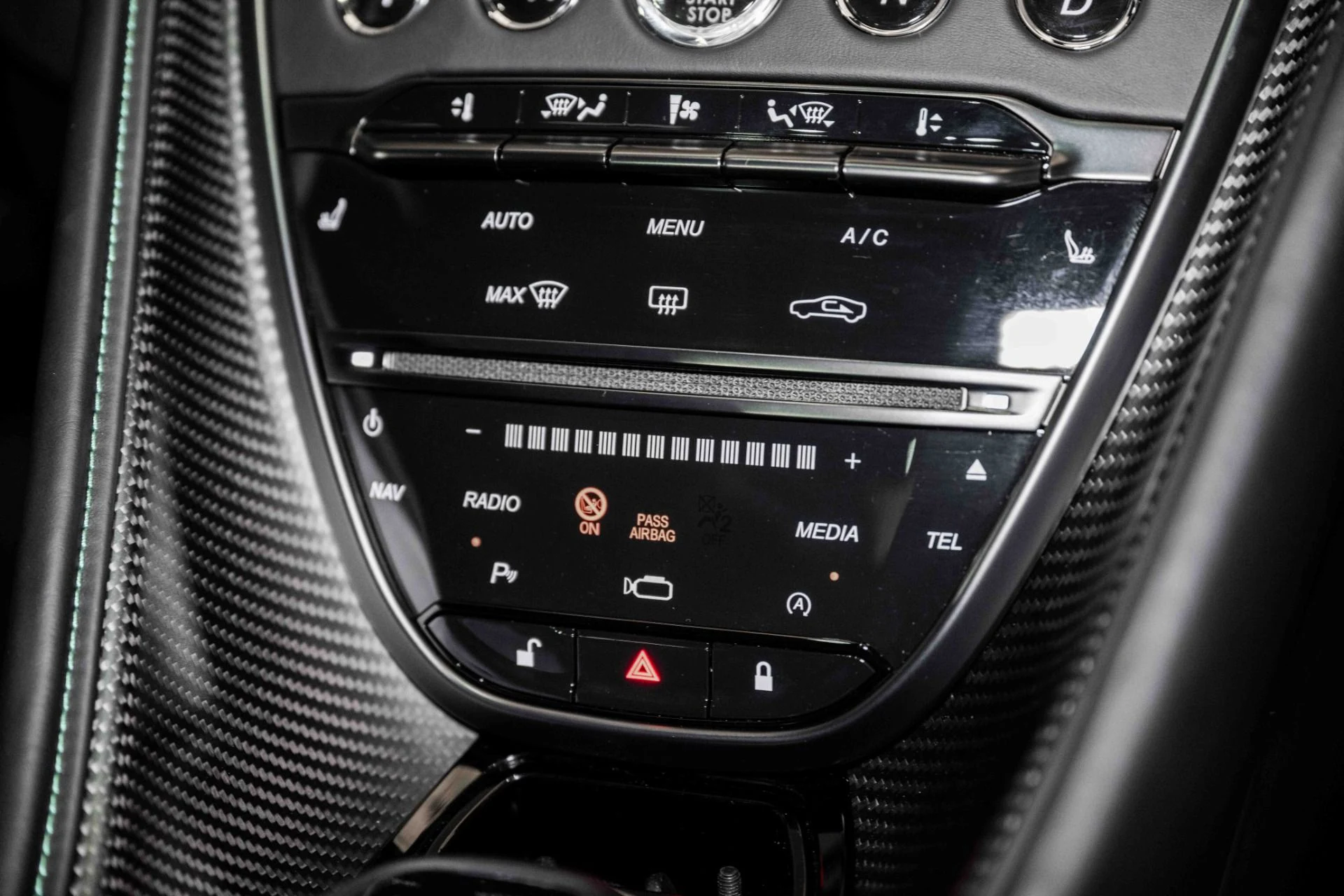mph026_3153733154_Used_2023_Aston_Martin_DBS_770_Ultimate_1701899346_e8bb023160