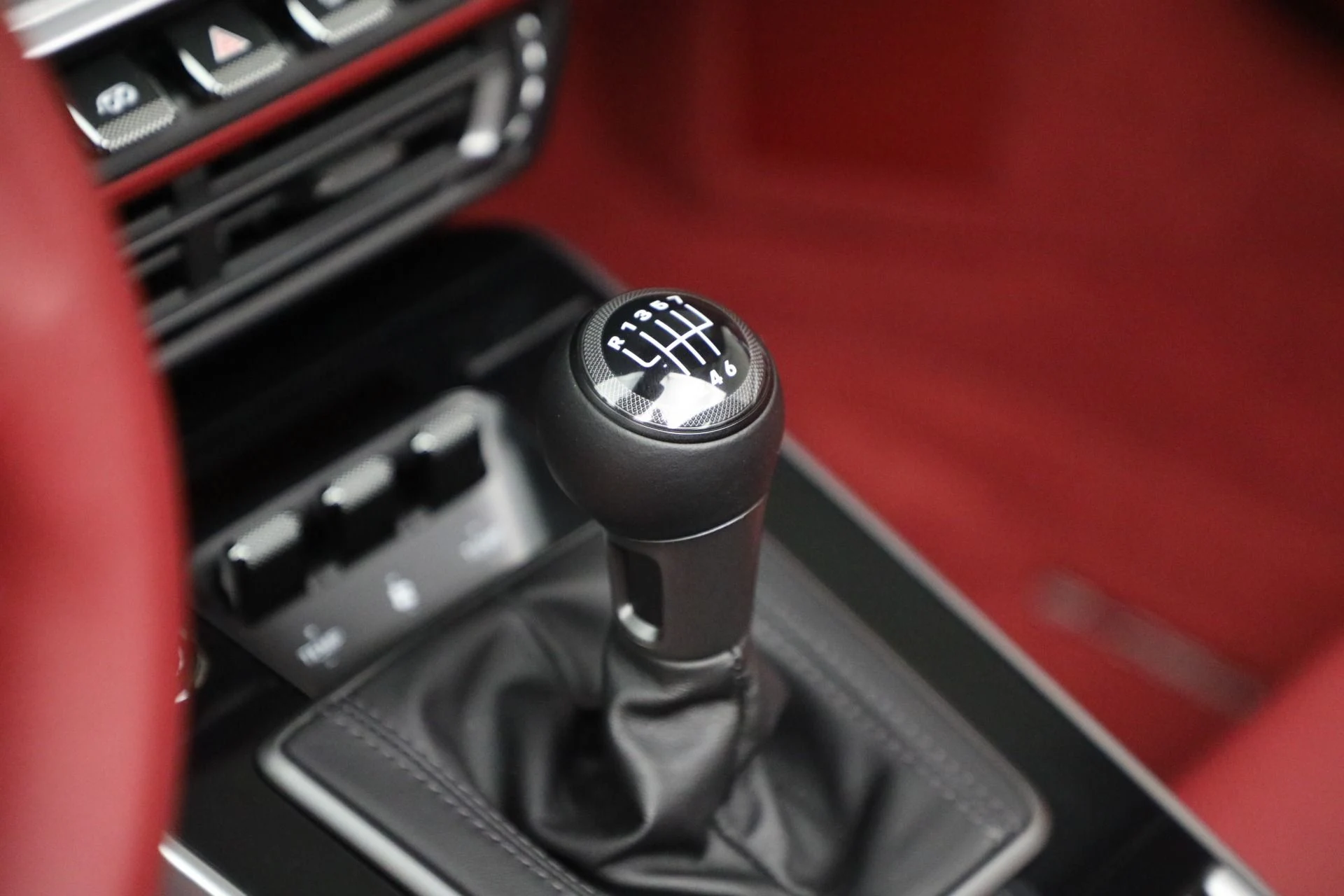 mph026_316214016_Used_2024_Porsche_911_Targa_4_S_65c712493e