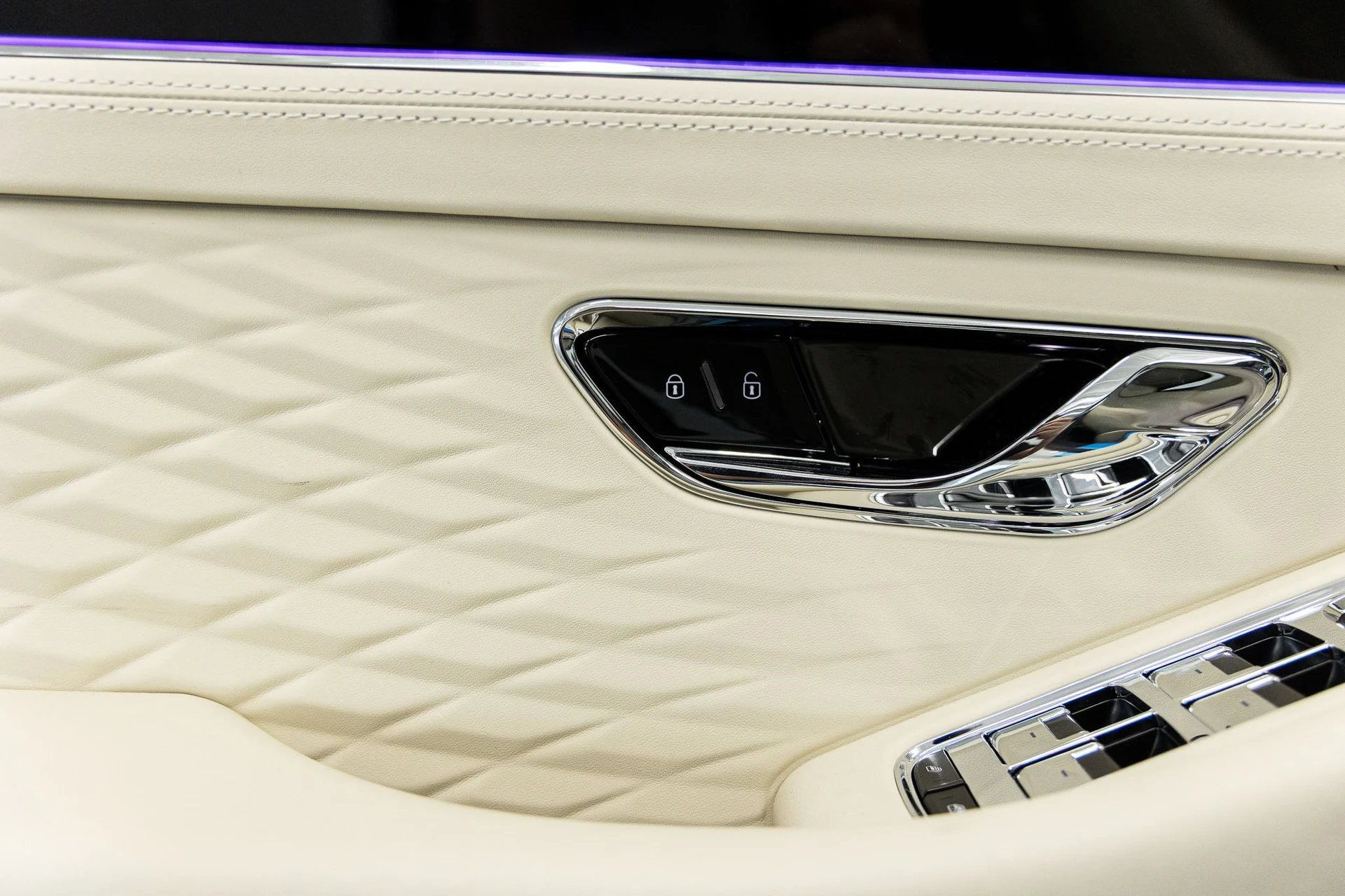 mph026_3170558541_e54dbaeb489ccce27590378097ef929fx_43d256c8b1