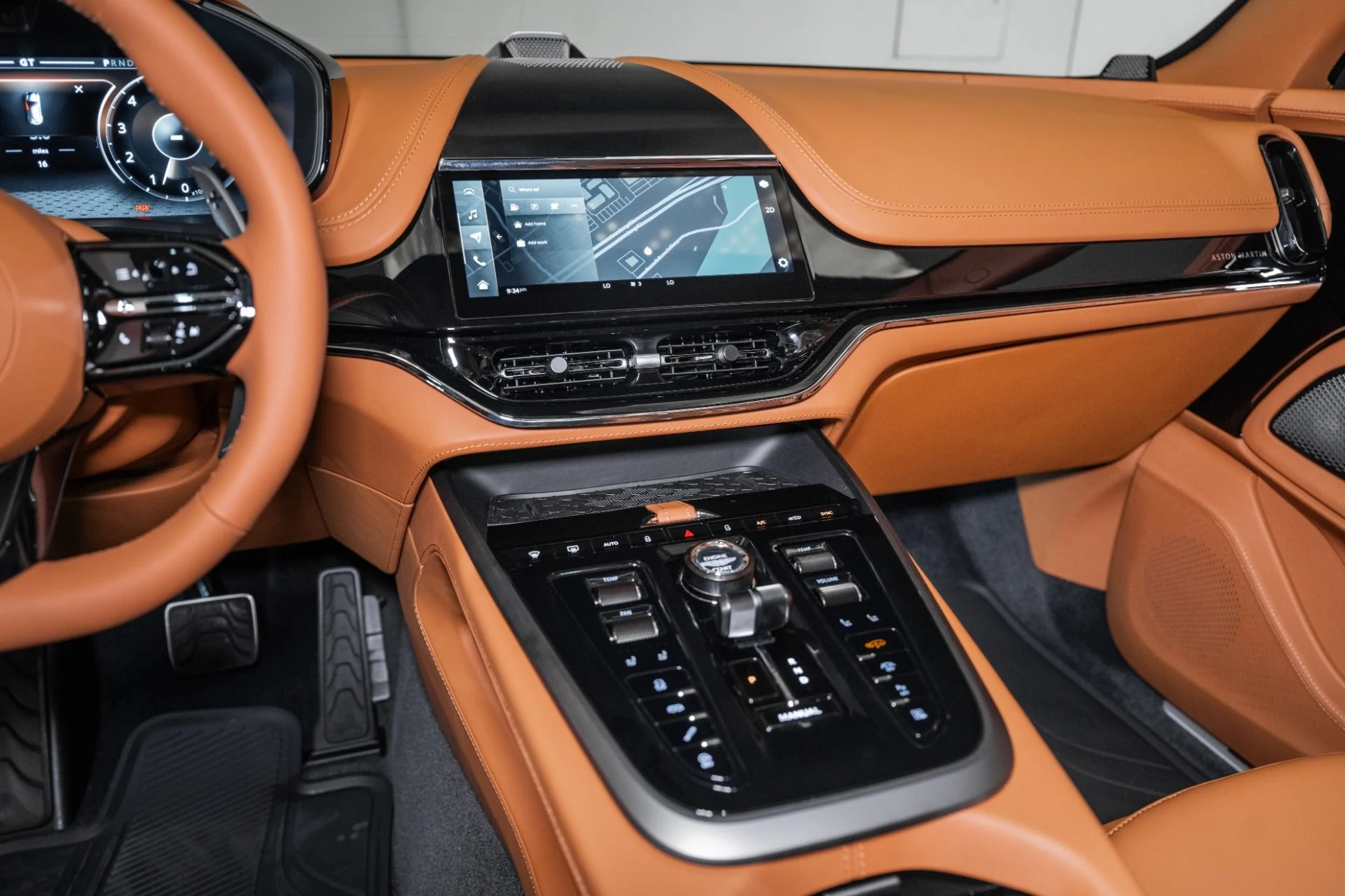 mph026_3178147715_New_2026_ASTON_MARTIN_DBX_707_1759283914_34f7e747e0
