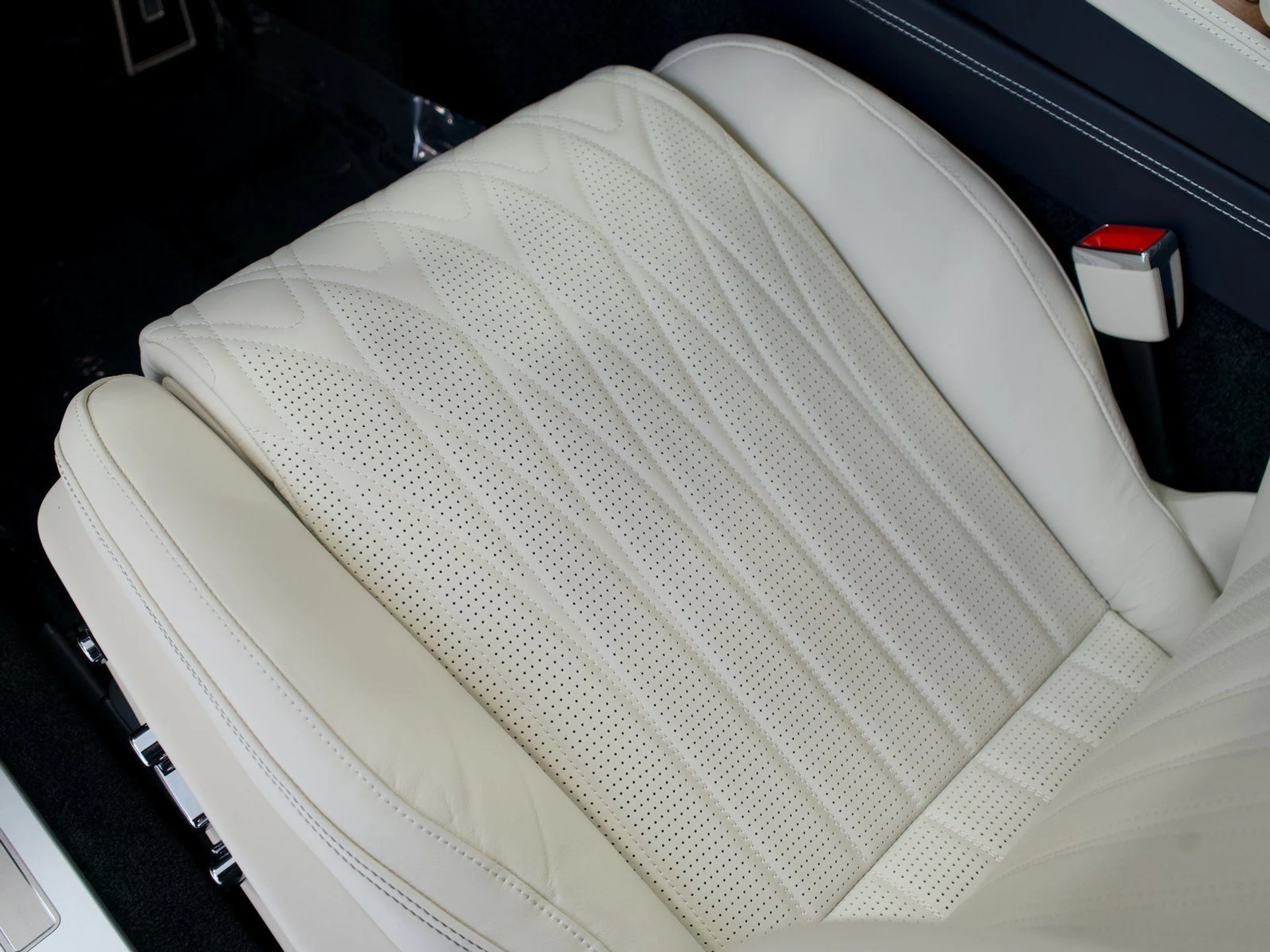 mph026_3178945173_cb677bfe5779469d897f9effa780a465_3e845f62c4