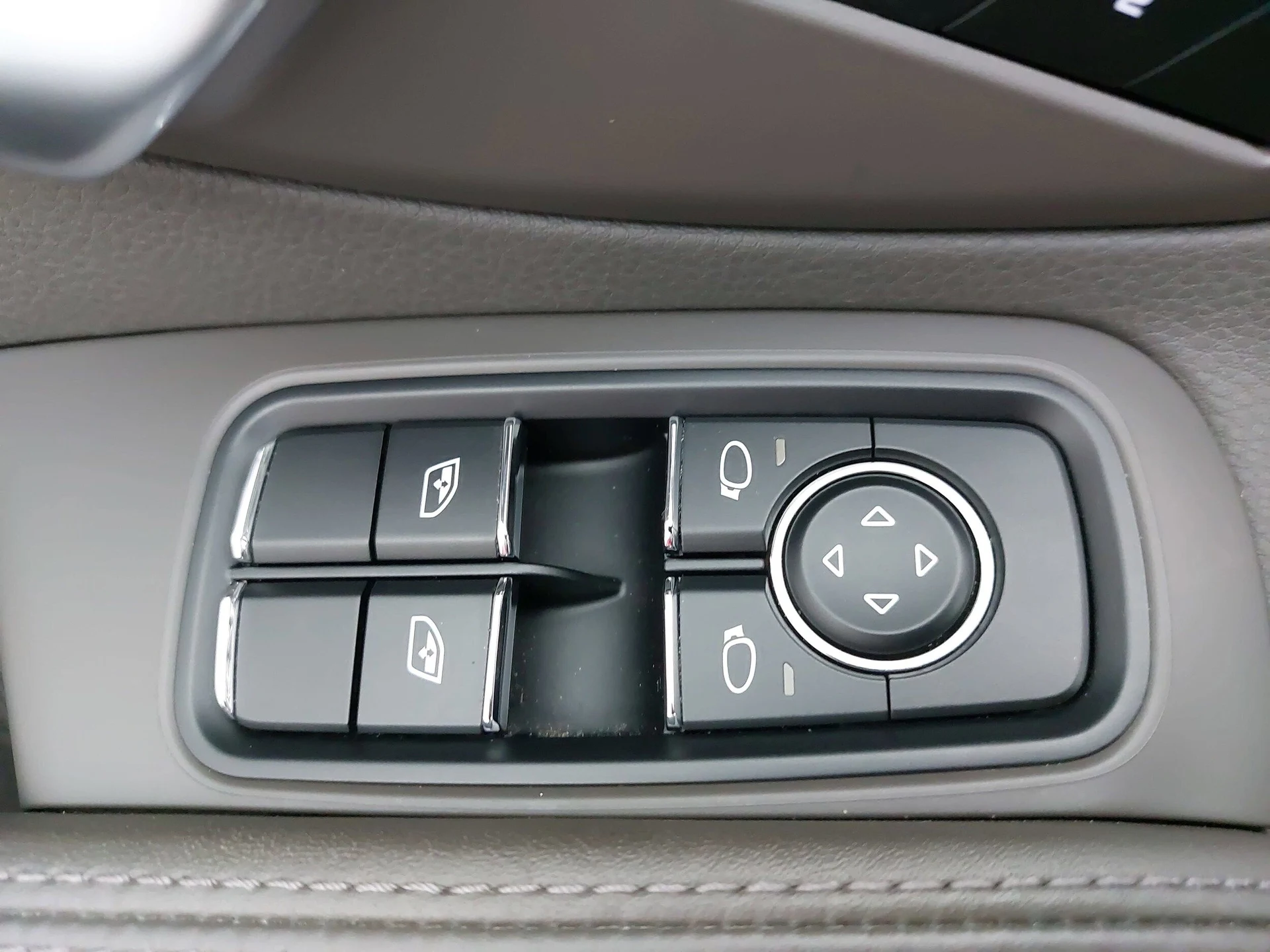 mph026_3195766658_8426acf6d276e73f96e067184f0cbf52x_f3947c0e47