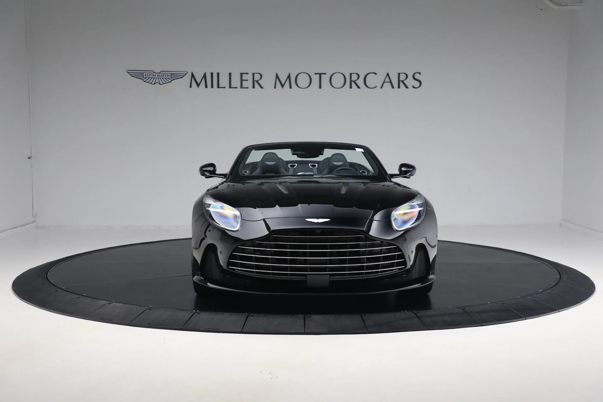mph026_3201260049_New_2025_Aston_Martin_DB_12_Volante_0c0cfd8746