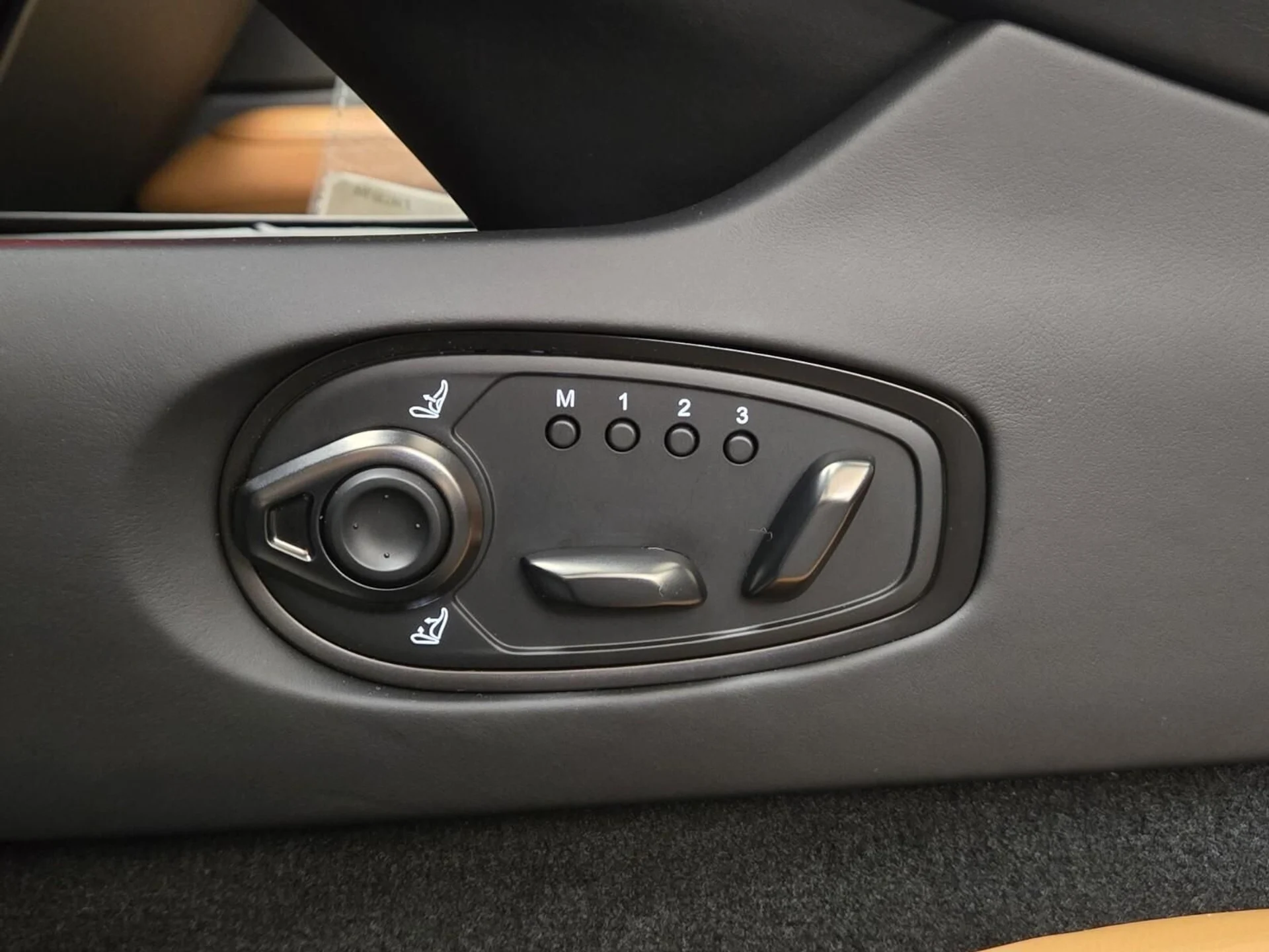 mph026_3204859830_New_2026_Aston_Martin_DB_12_1769062393_cfe3126d57