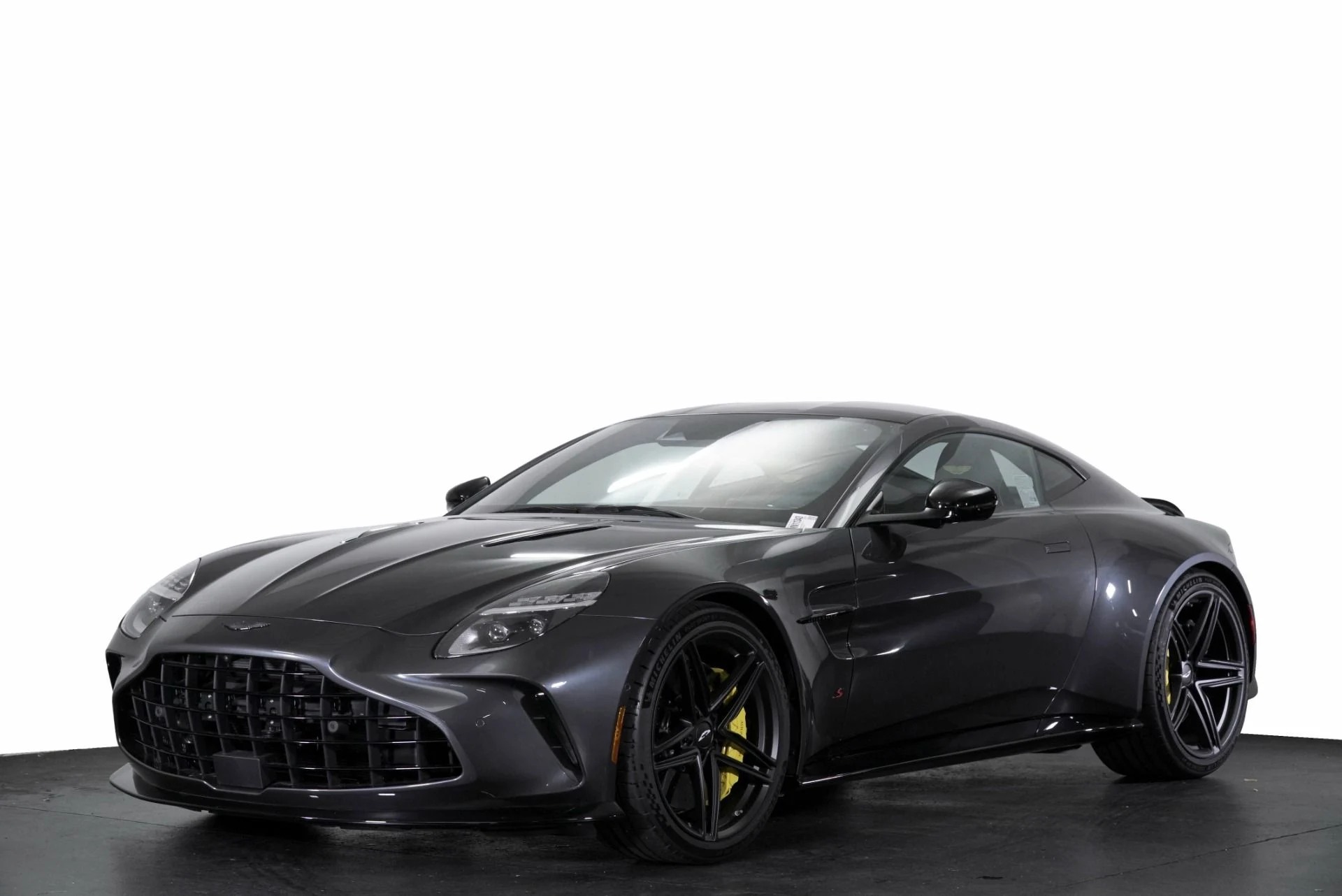 mph026_3206963713_New_2026_Aston_Martin_Vantage_S_1768374197_47468c2186