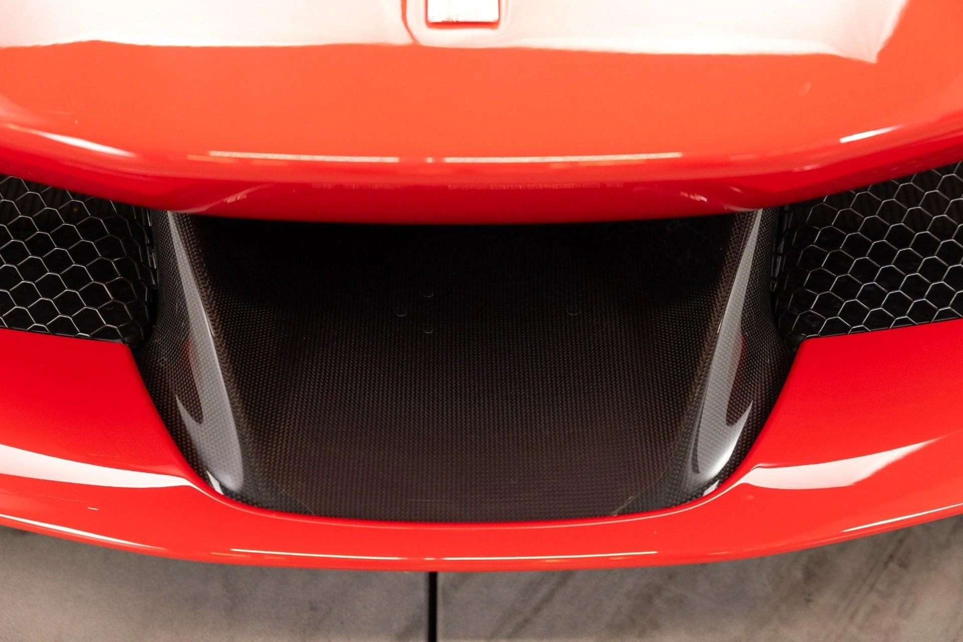 mph026_3213445650_Used_2022_Ferrari_SF_90_Spider_1788255963_c90eb57fee