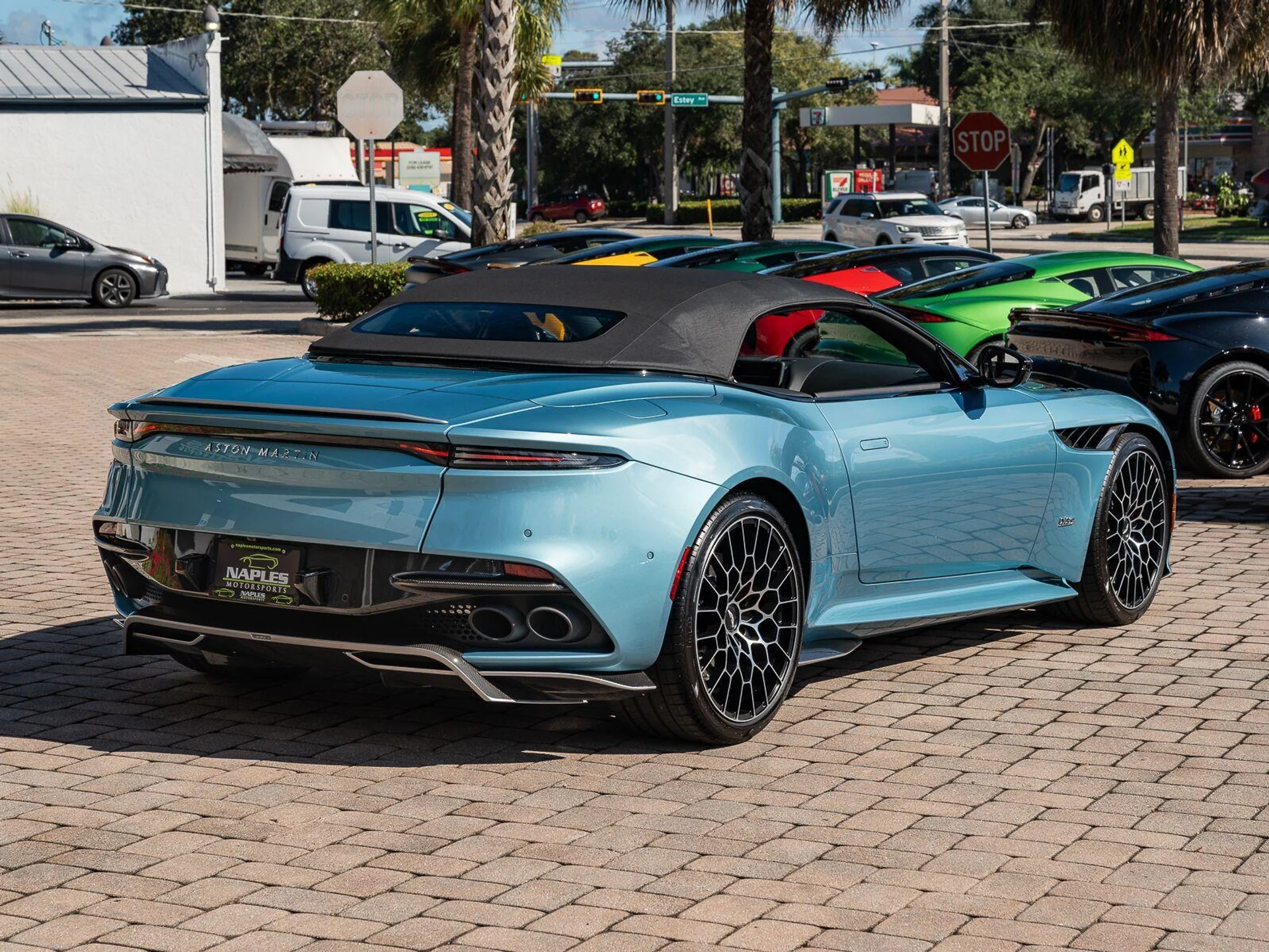mph026_3216315989_Used_2023_Aston_Martin_DBS_770_Ultimate_1792181001_fdc2306058