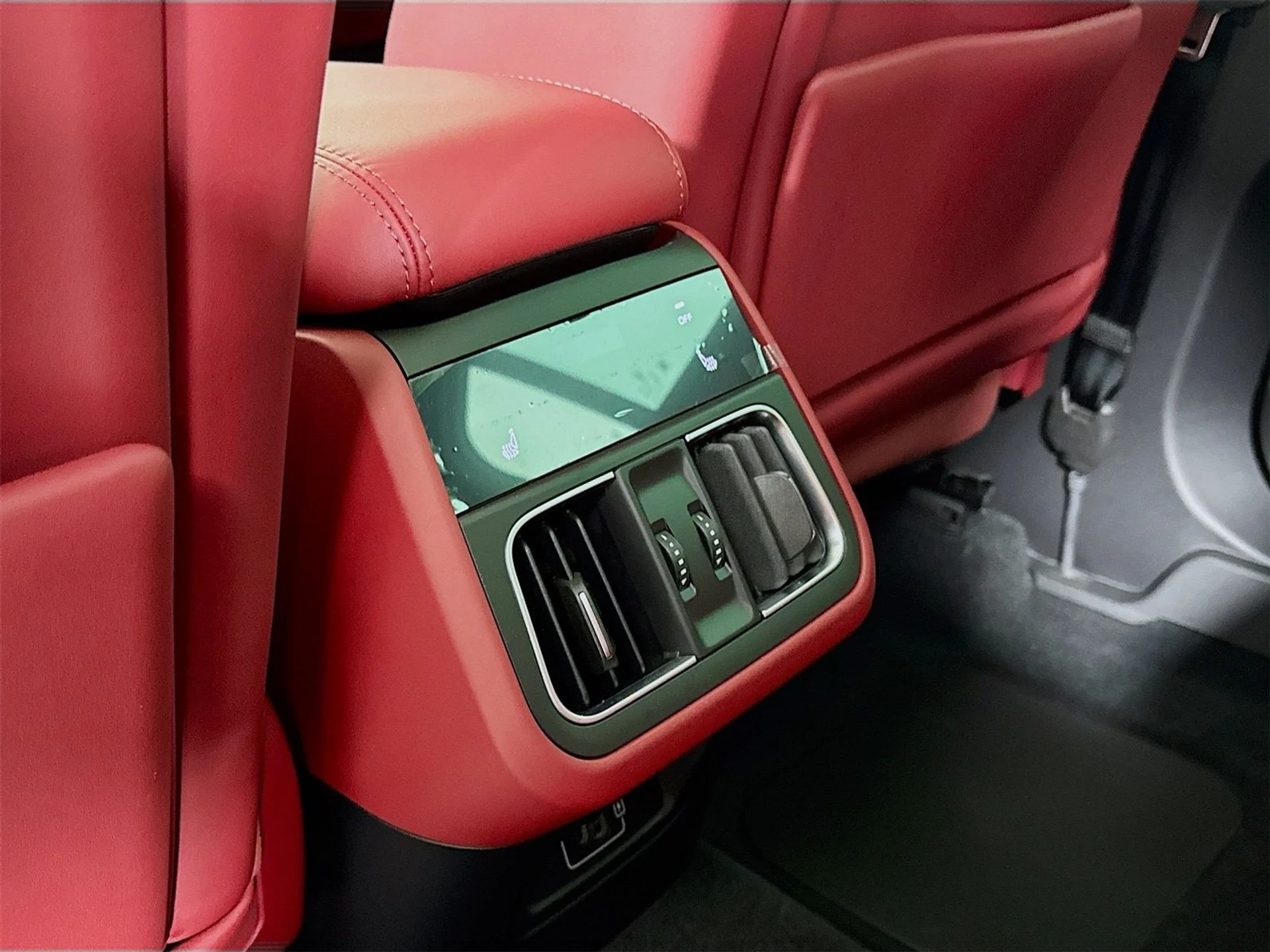 mph026_3216543457_242ae38f670e0021bd7b48c2bee1edb2x_cb5e34006a