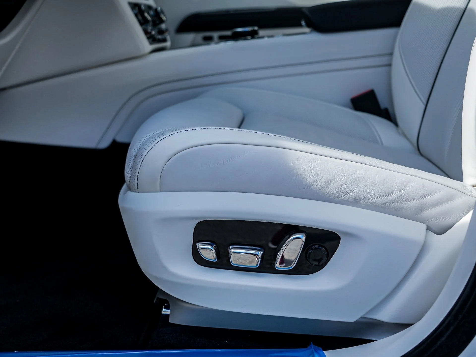 mph026_3220839111_Hi_Tech_Luxury_Imports_LLC_SCA_23_GZ_00_VU_236165_image_26_85230baf45