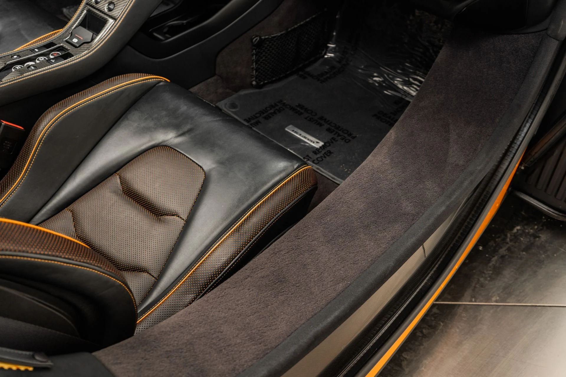 mph026_3227111238_Used_2015_Mc_Laren_650_S_Spider_Interior_and_Exterior_Carbon_Packs_Suspension_Lifter_1778269559_7e789474c6
