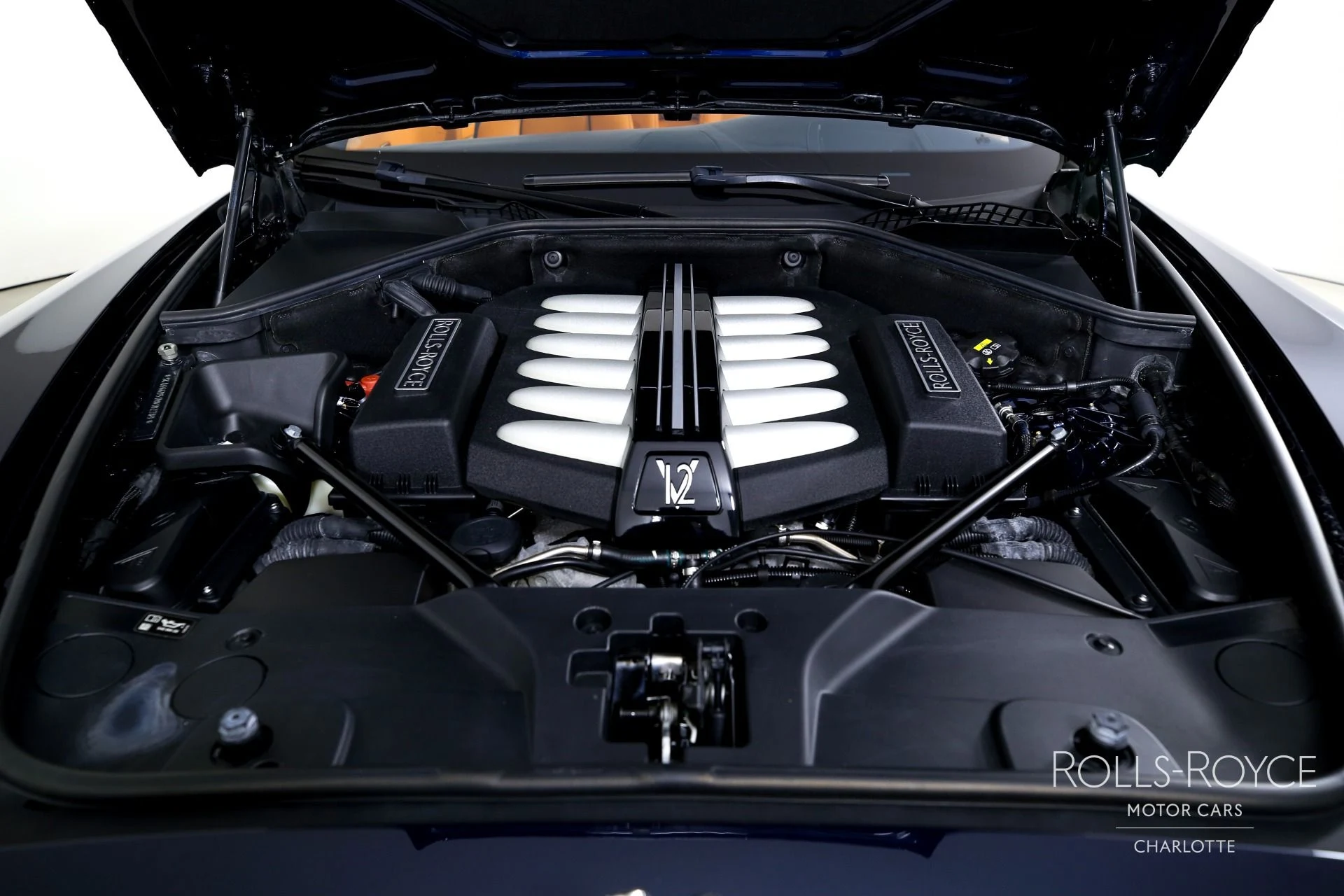 mph026_3227295893_Used_2017_Rolls_Royce_Dawn_1702592484_3902cc7767