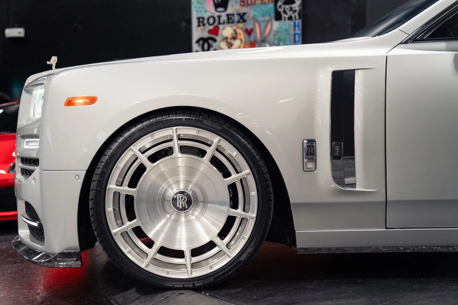 mph026_322790016_Used_2020_Rolls_Royce_Phantom_Mansory_Carbon_Kit_Massive_524450_MSRP_1786996689_13e31de1df