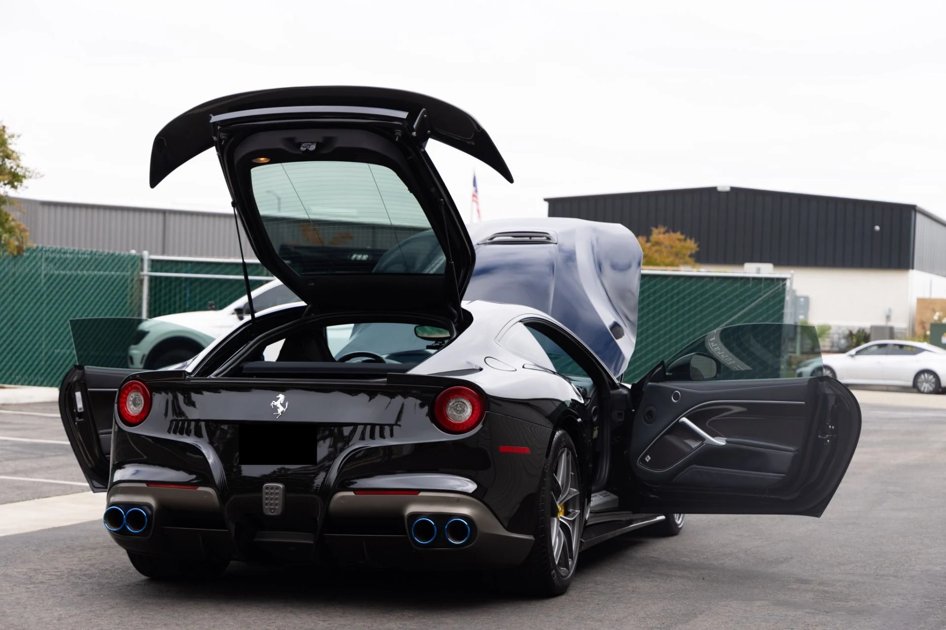 mph026_3231518256_Used_2014_Ferrari_F12berlinetta_1761682379_f523b7c3c5