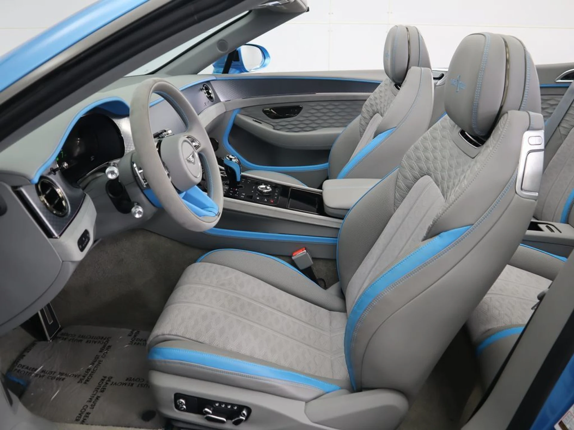 mph026_3232100386_used_2025_bentley_continental_gtspeedconvertible_8119_22941730_27_1024_f497d5d2df