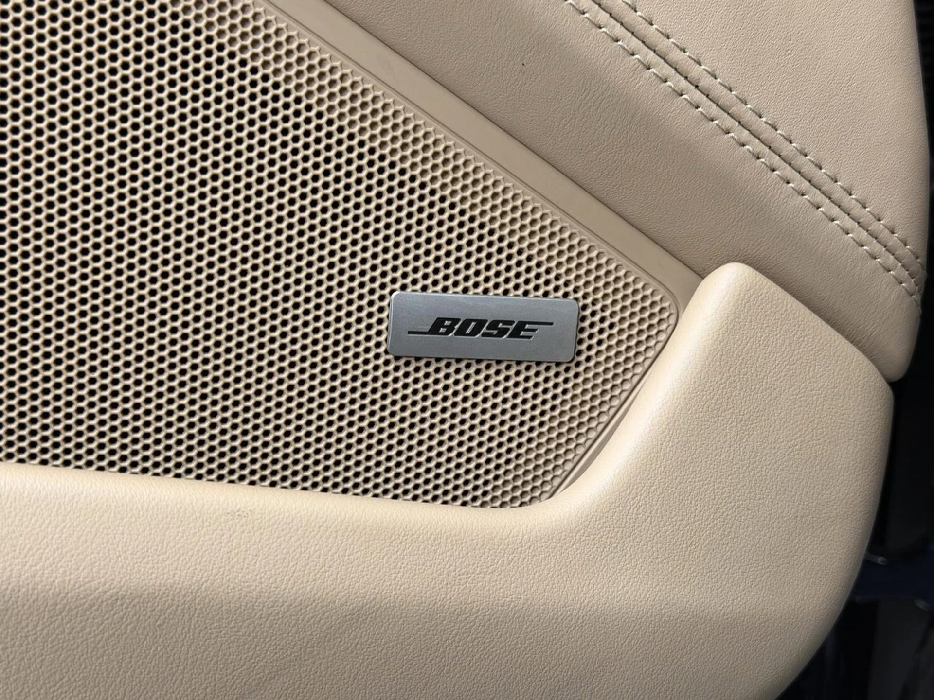 mph026_3234151139_de5efe49394496c567f69991d3977dc3_5322df0adf