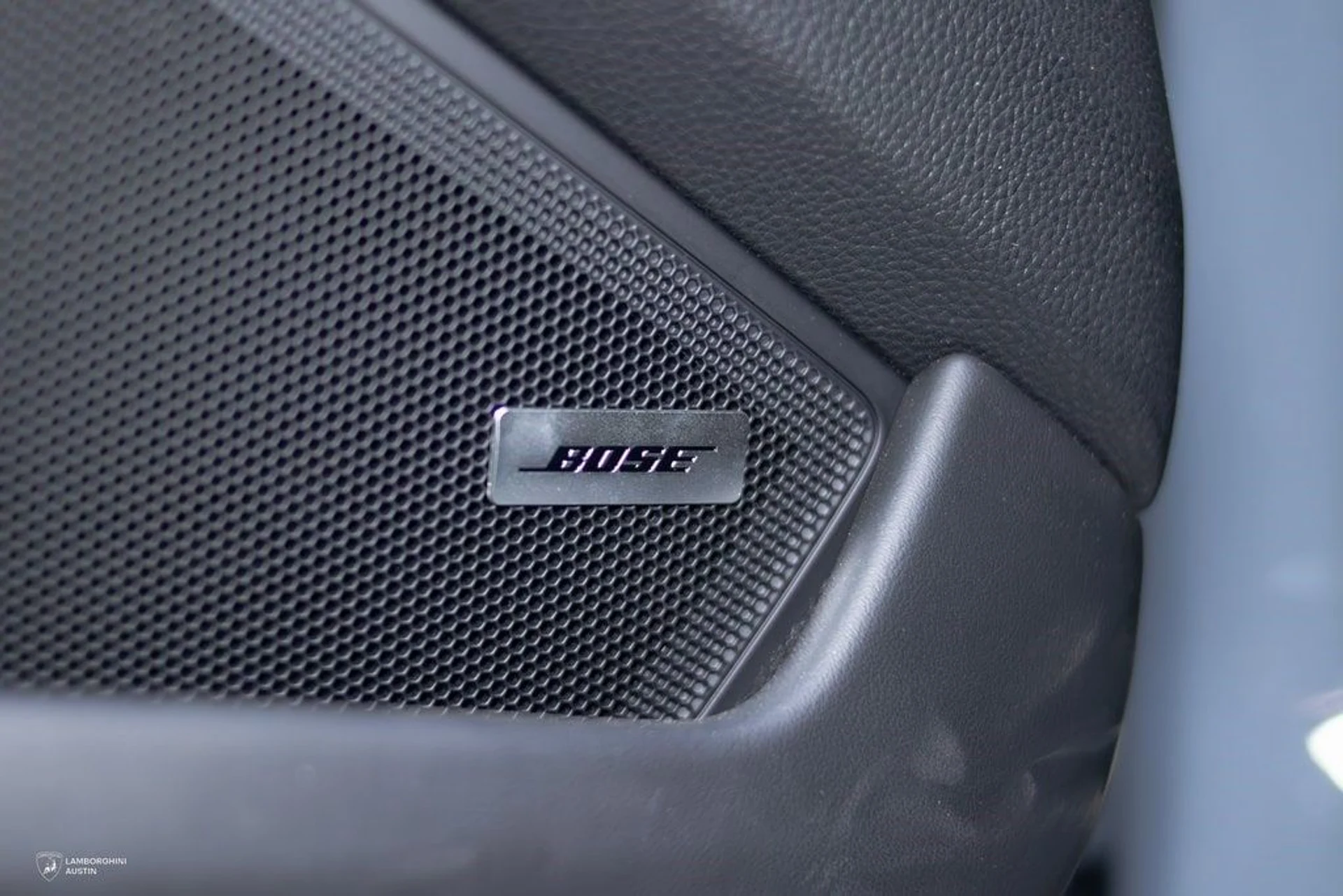 mph026_3248196010_3b6cee8db3537012974586bd4c00eb55x_0b2f0030bd