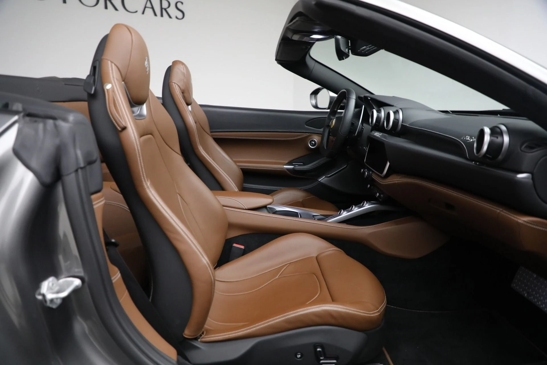 mph026_3258210794_Used_2019_Ferrari_Portofino_575fc23f57