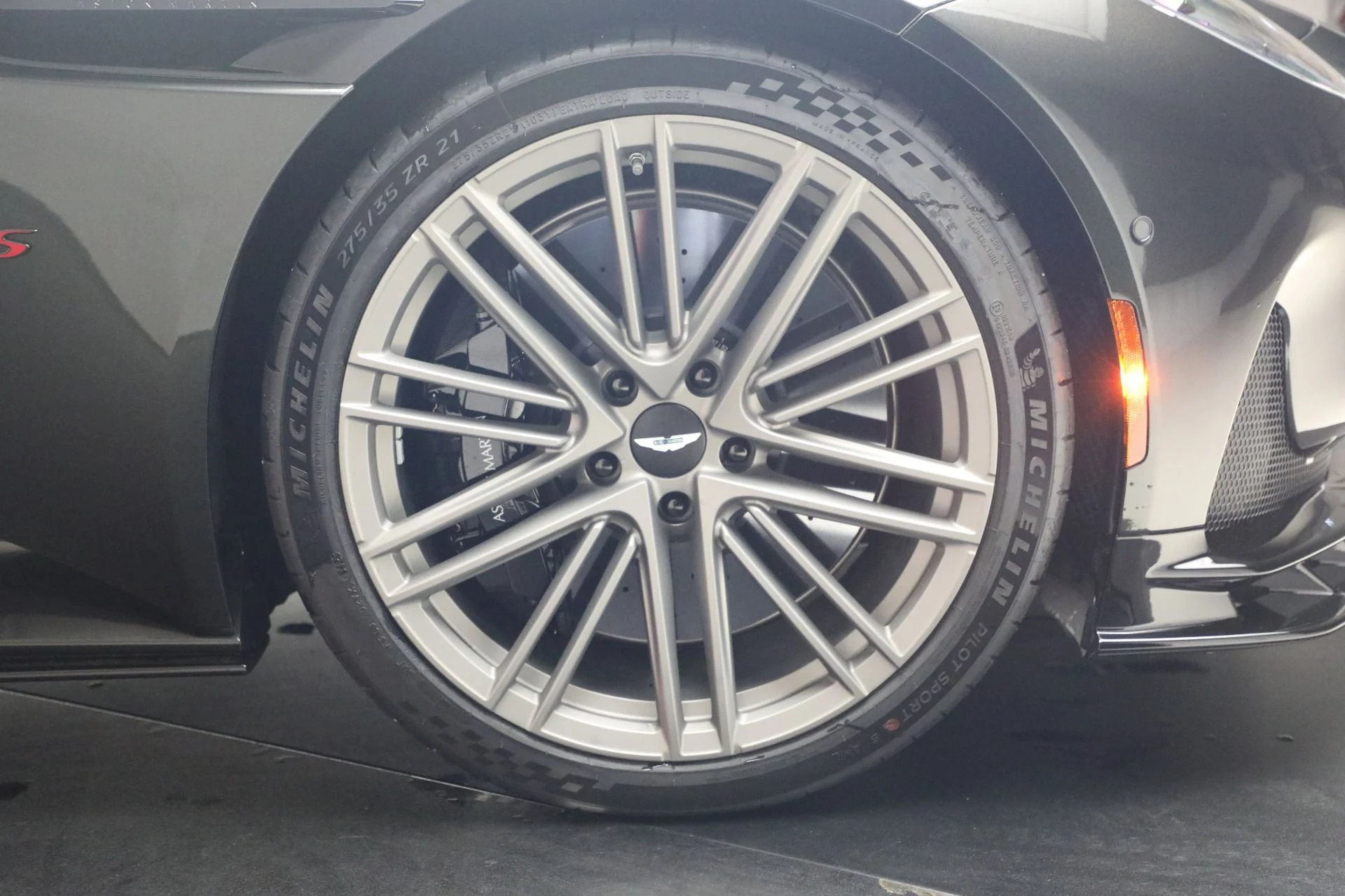 mph026_3260833145_New_2026_Aston_Martin_DB_12_S_Volante_1787328919_f4272b6336