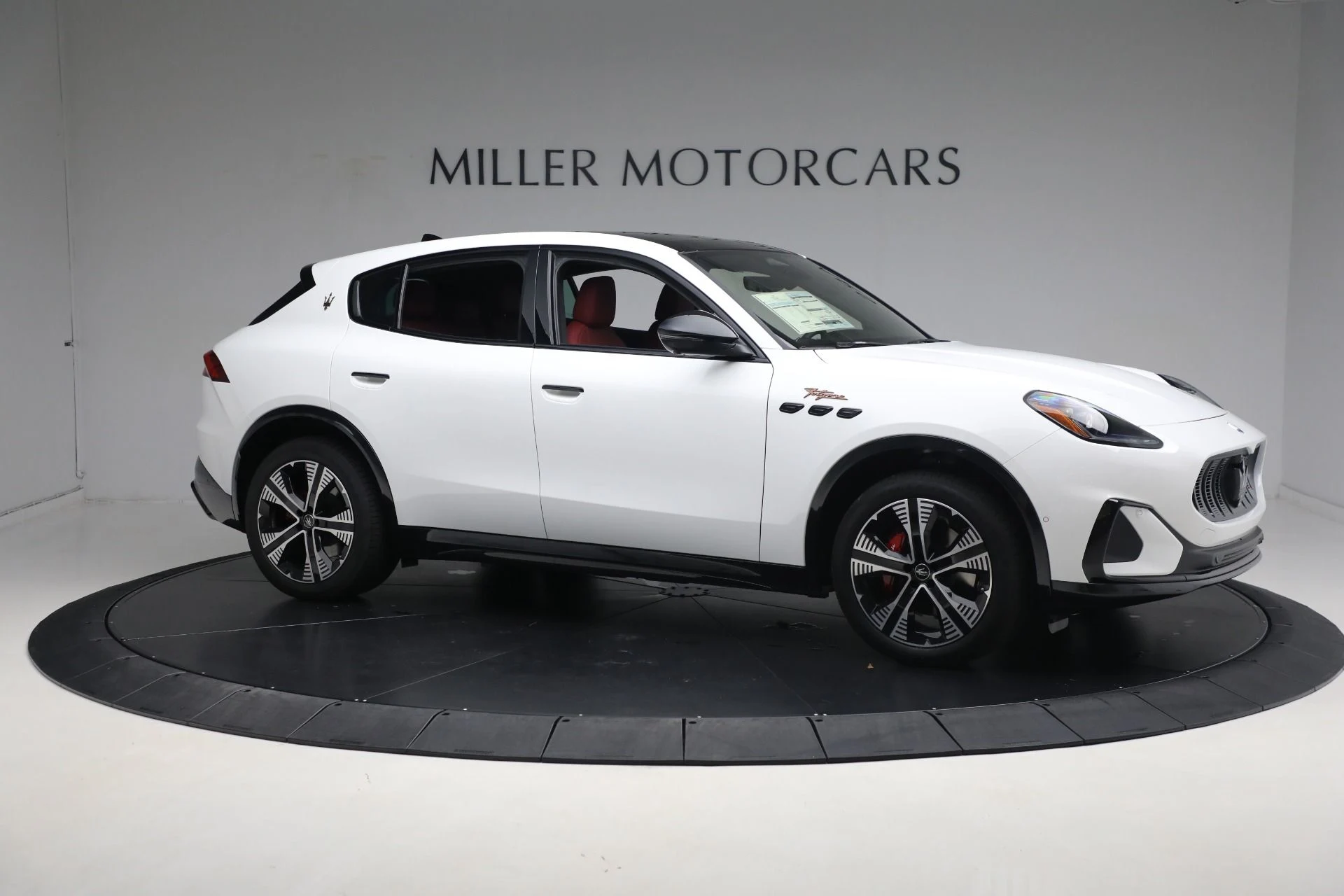 mph026_32646607_New_2025_Maserati_Grecale_Folgore_6f20d3811e
