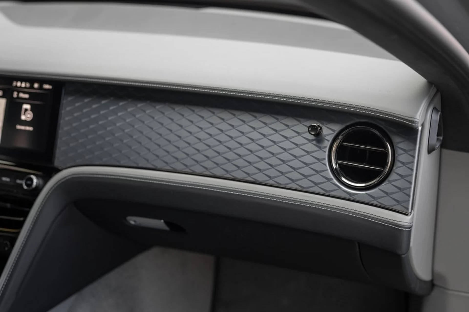 mph026_3270315799_e0827a6d88a6fc6cb8e4a9abb7da36a9x_7a5b473271