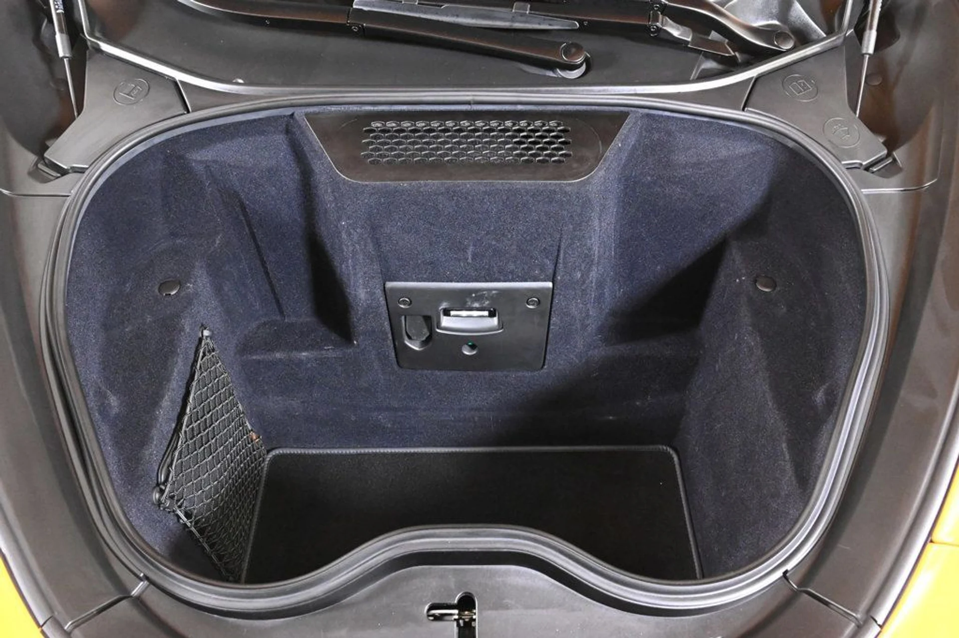 mph026_3272104620_used_2023_mclaren_gt_base_11350_22957320_26_1024_eaacb9cab4