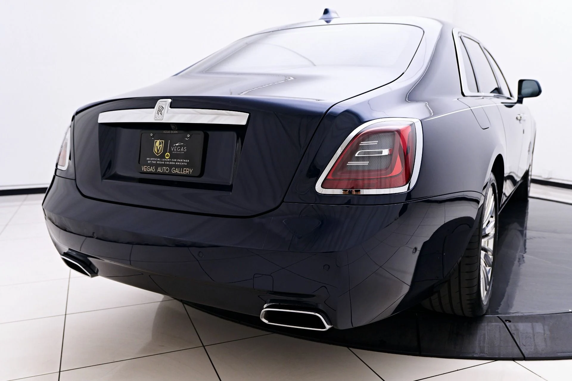 mph026_32740935_Used_2023_Rolls_Royce_Ghost_1755200436_108f058119