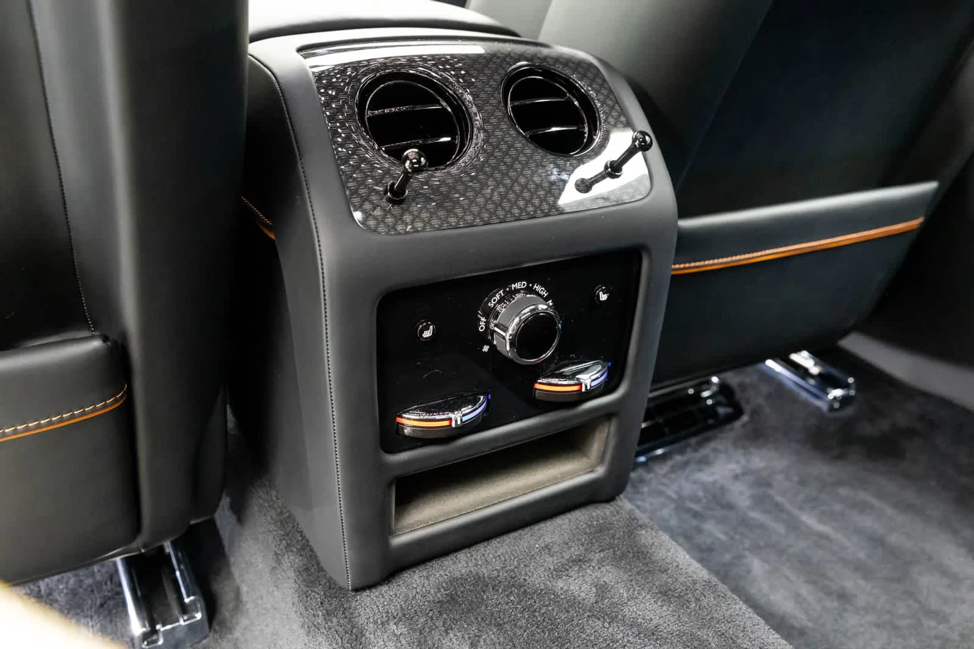 mph026_3274829353_27_52b5a57b2c