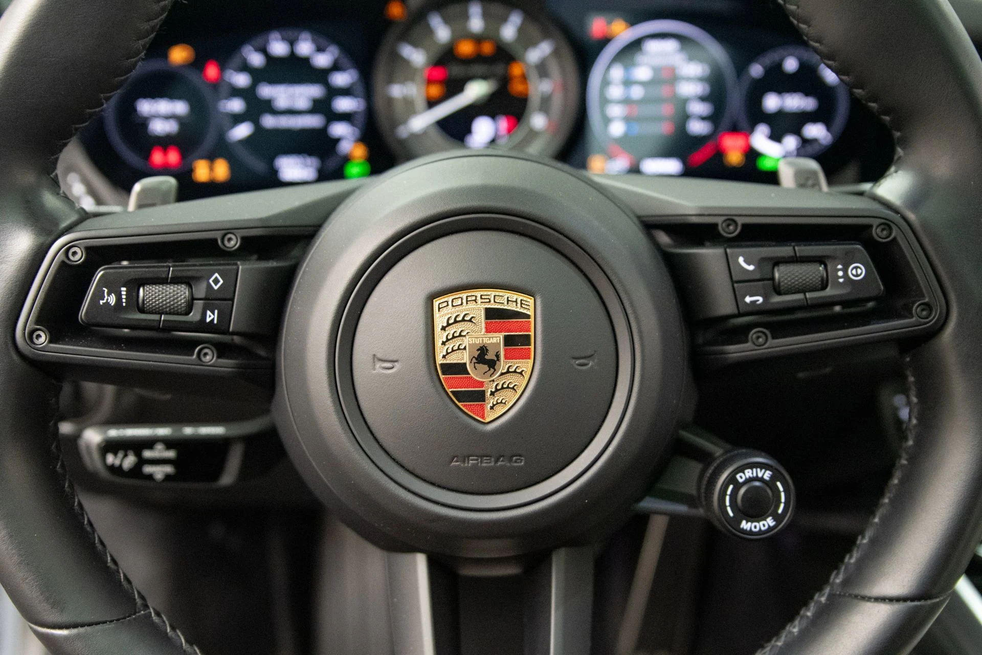 mph026_3280300217_5b3f9fb09fba4d1485377bd52f8e57a9_85085d434e