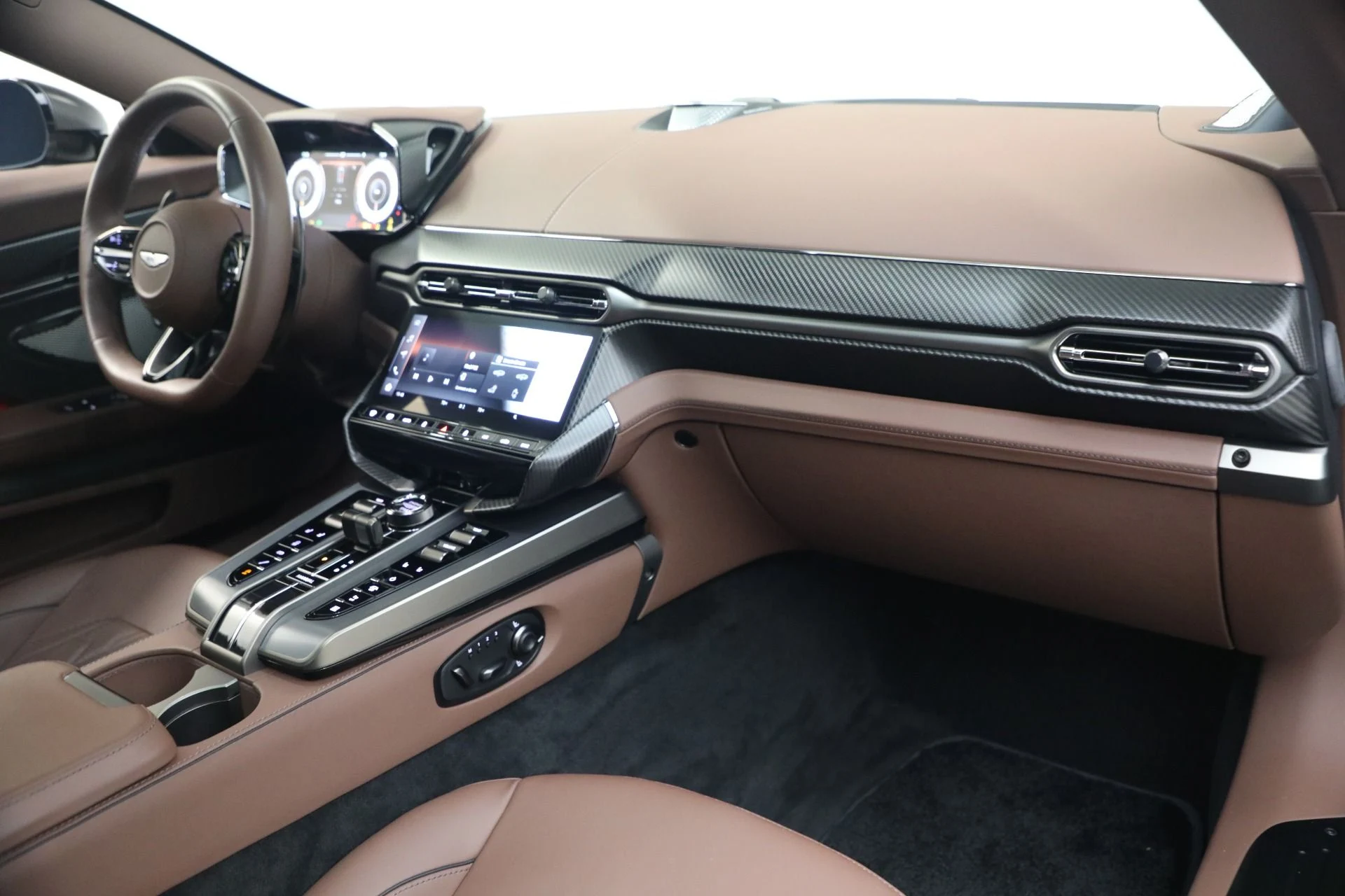 mph026_3281783938_Used_2025_Aston_Martin_Vanquish_1791232652_04760528ee