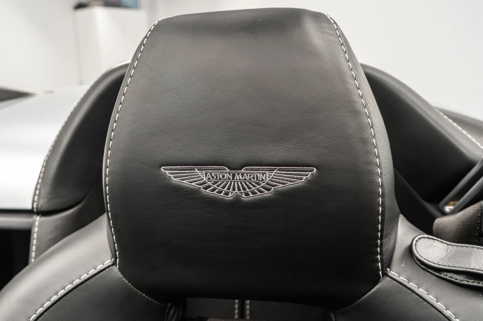 mph026_3283572220_Used_2015_Aston_Martin_V12_Vantage_S_Roadster_1694462001_b8bc8a248d