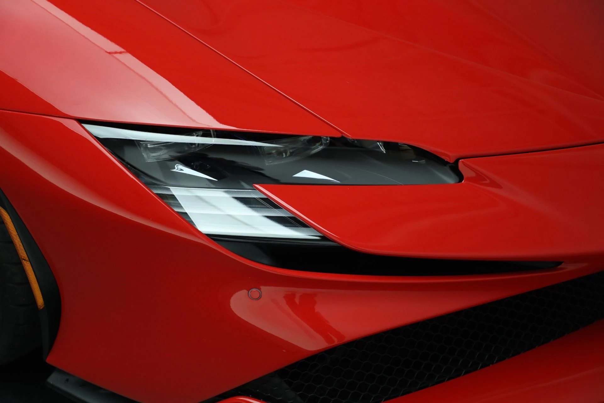 mph026_3284530611_Used_2022_Ferrari_SF_90_Stradale_1761420525_d55441d508