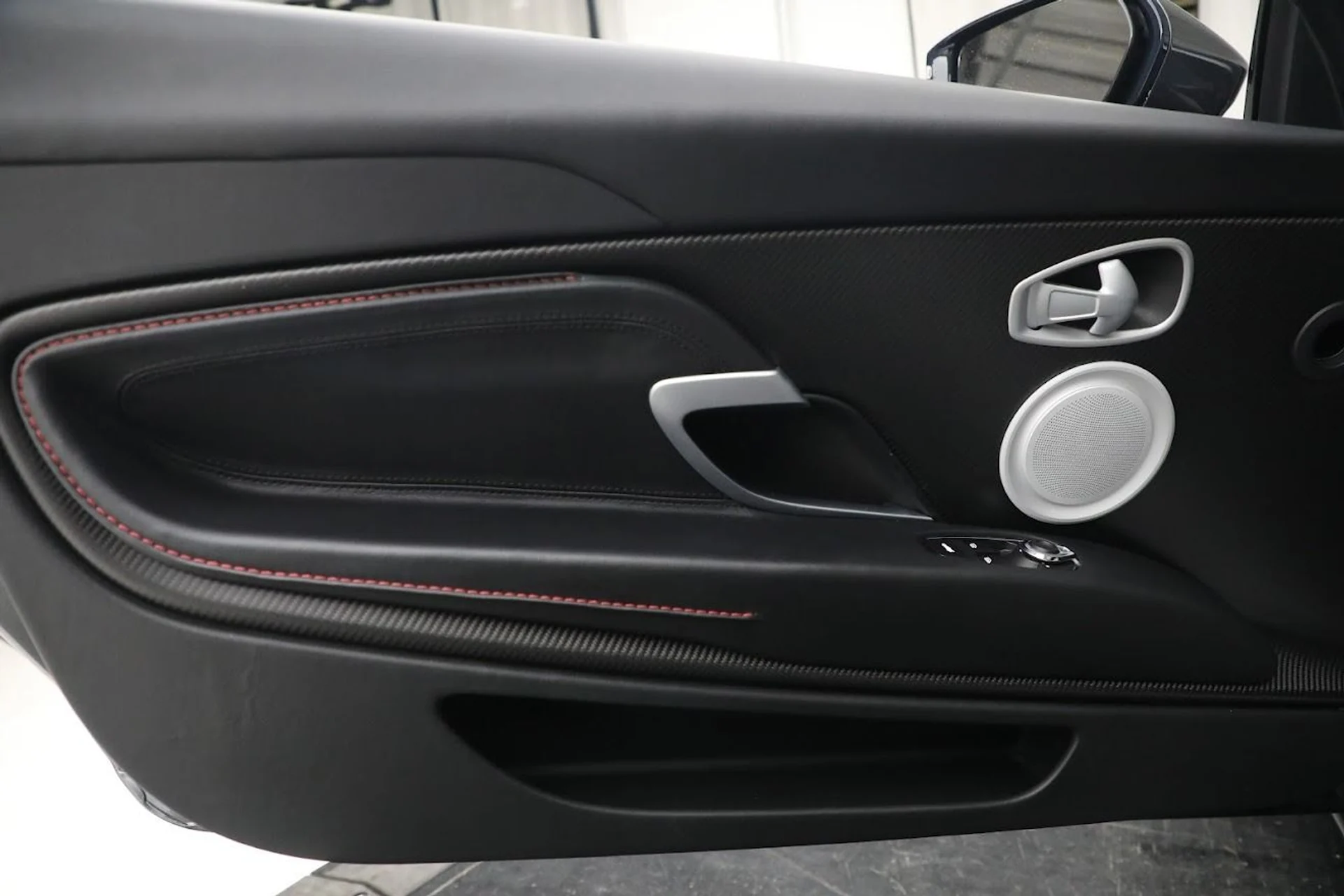 mph026_3286305876_Used_2020_Aston_Martin_DB_11_Volante_Convertible_1682724491_6696159754