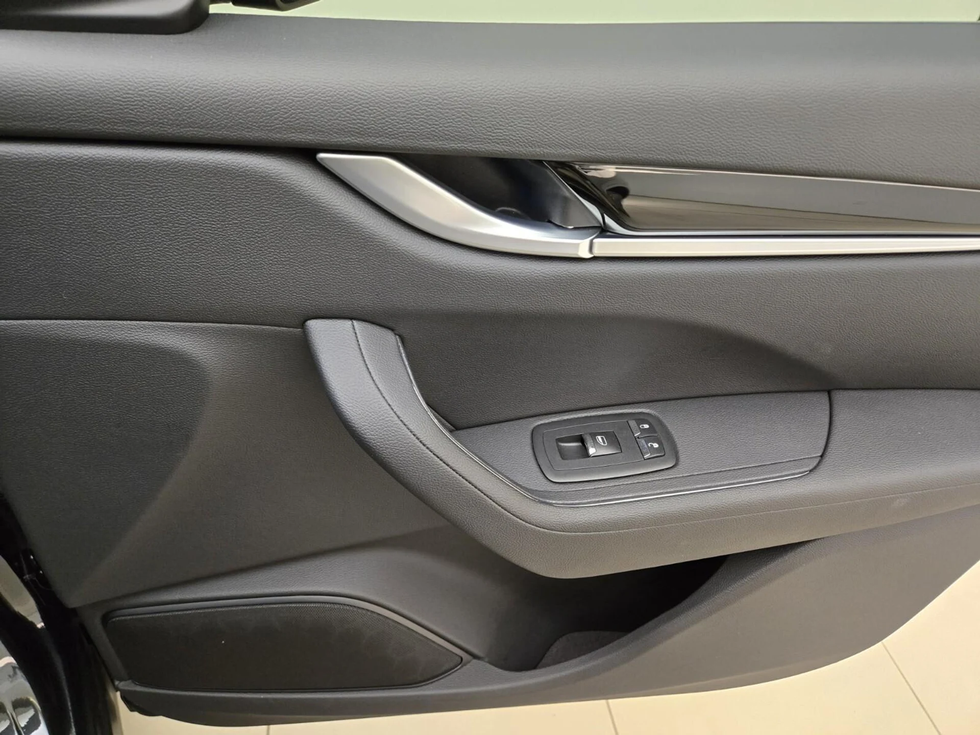 mph026_3290677528_Used_2022_Maserati_Levante_Modena_1763535799_6c75b185a0